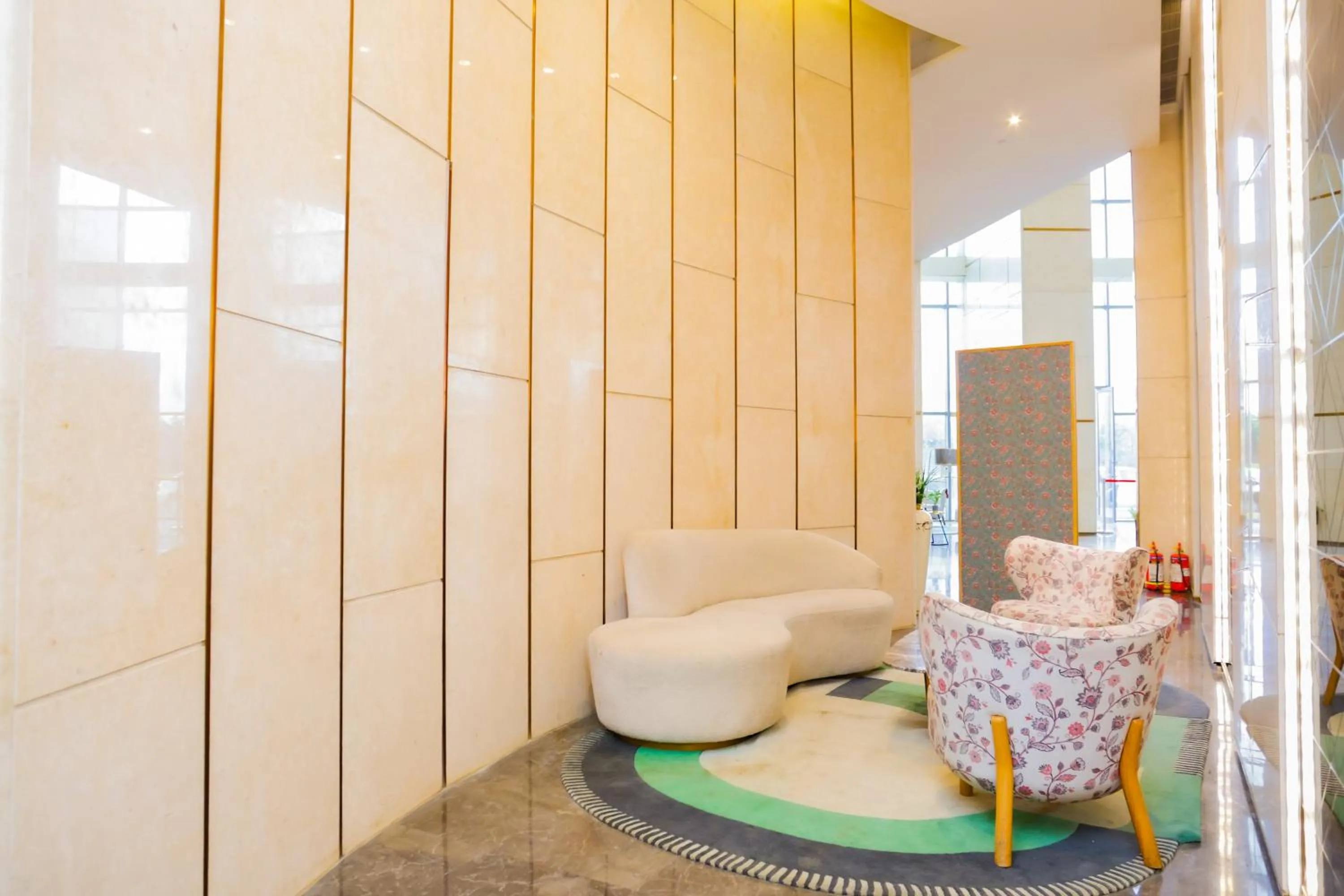 Seating area in Hotel Livbox at Supernova