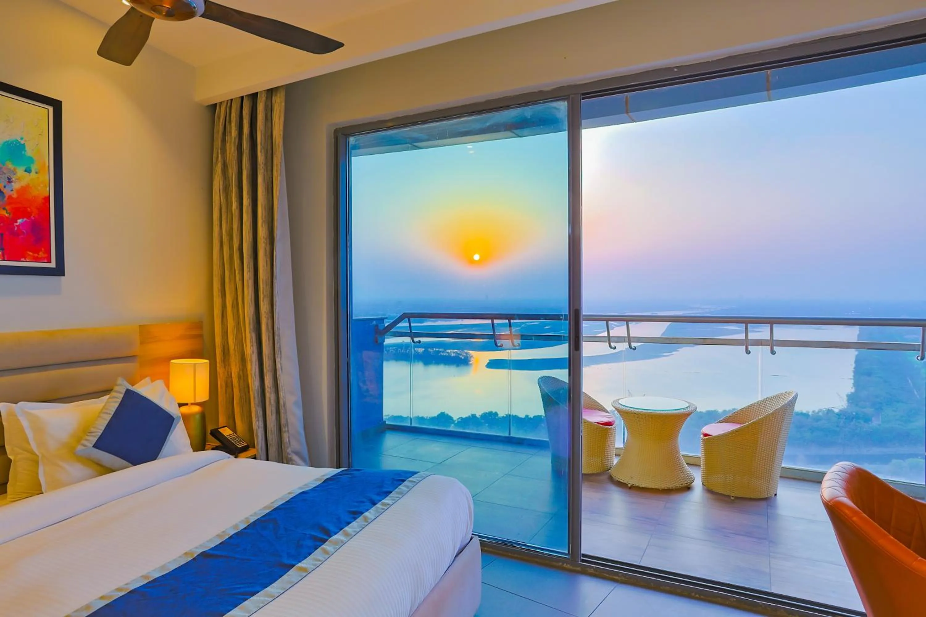 Bedroom, Bed in Hotel Livbox at Supernova