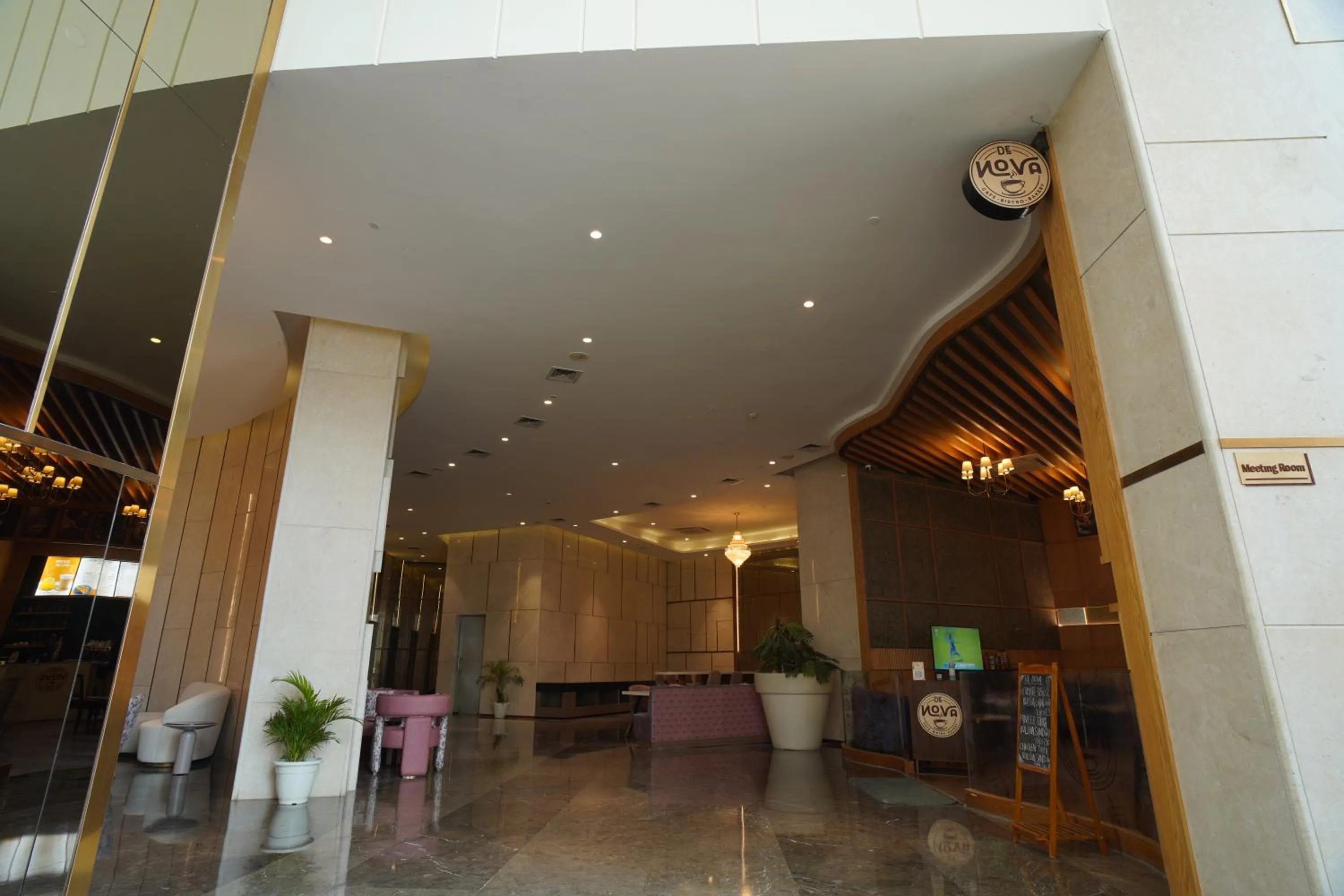 Lobby or reception in Hotel Livbox at Supernova