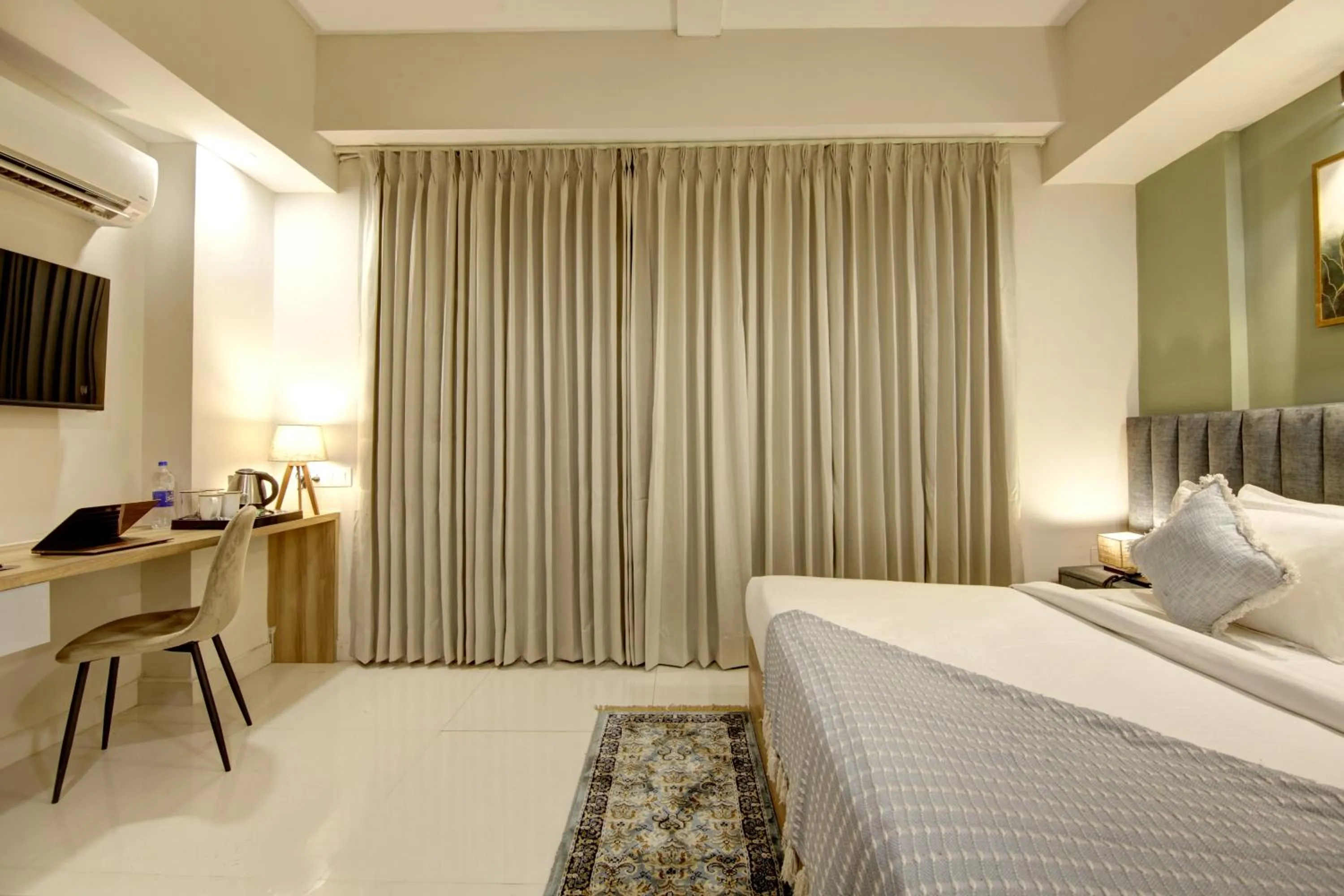 Bed in Saltstayz Premier - Golf Course Extension Road