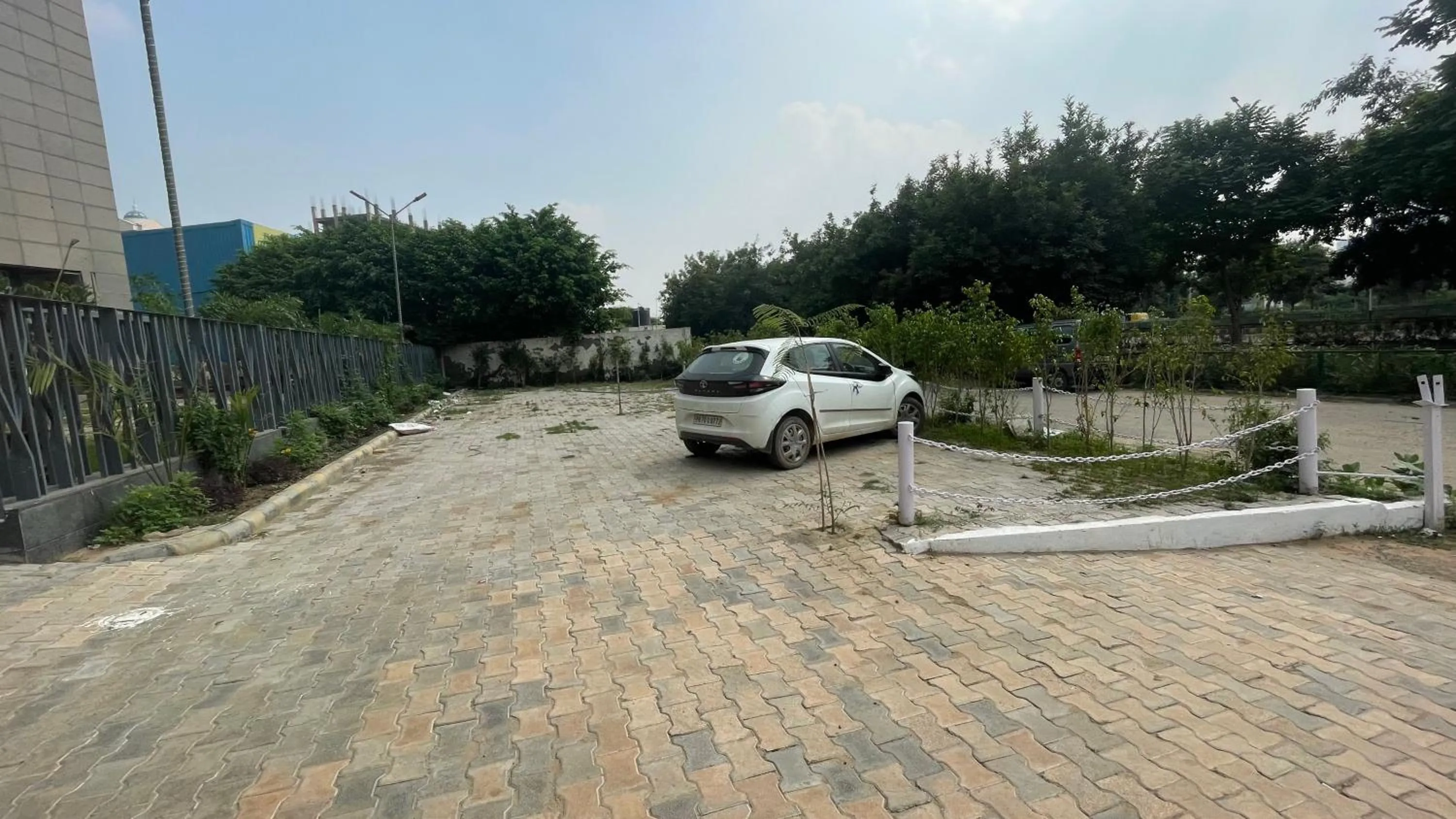 Spring in Saltstayz Premier - Golf Course Extension Road