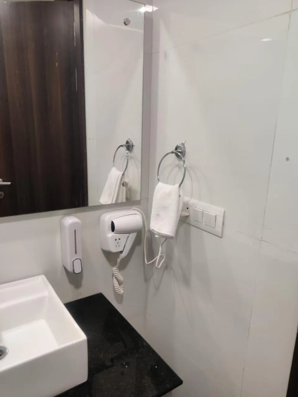 Bathroom in Saltstayz Premier - Golf Course Extension Road