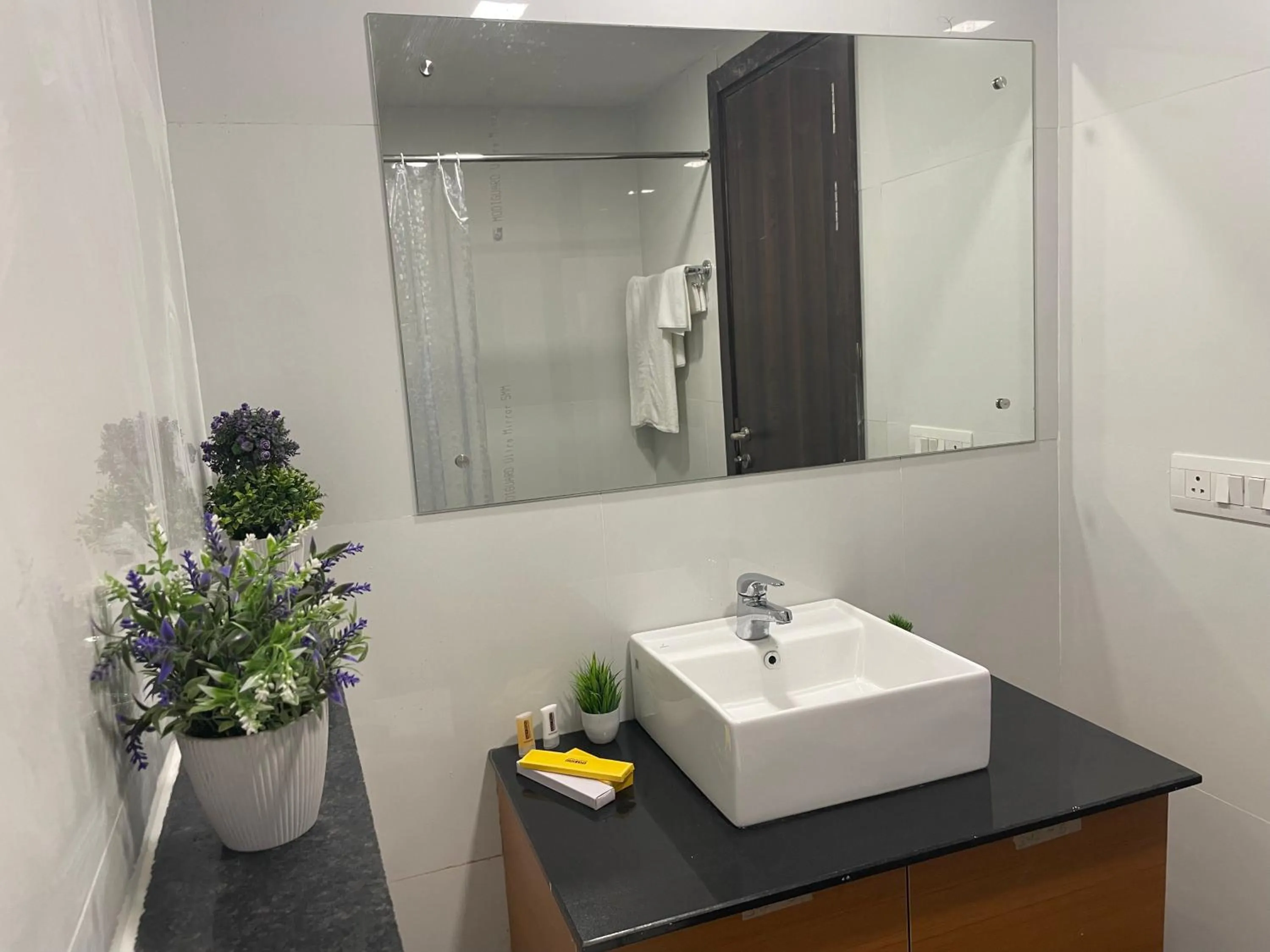 Bathroom in Saltstayz Premier - Golf Course Extension Road