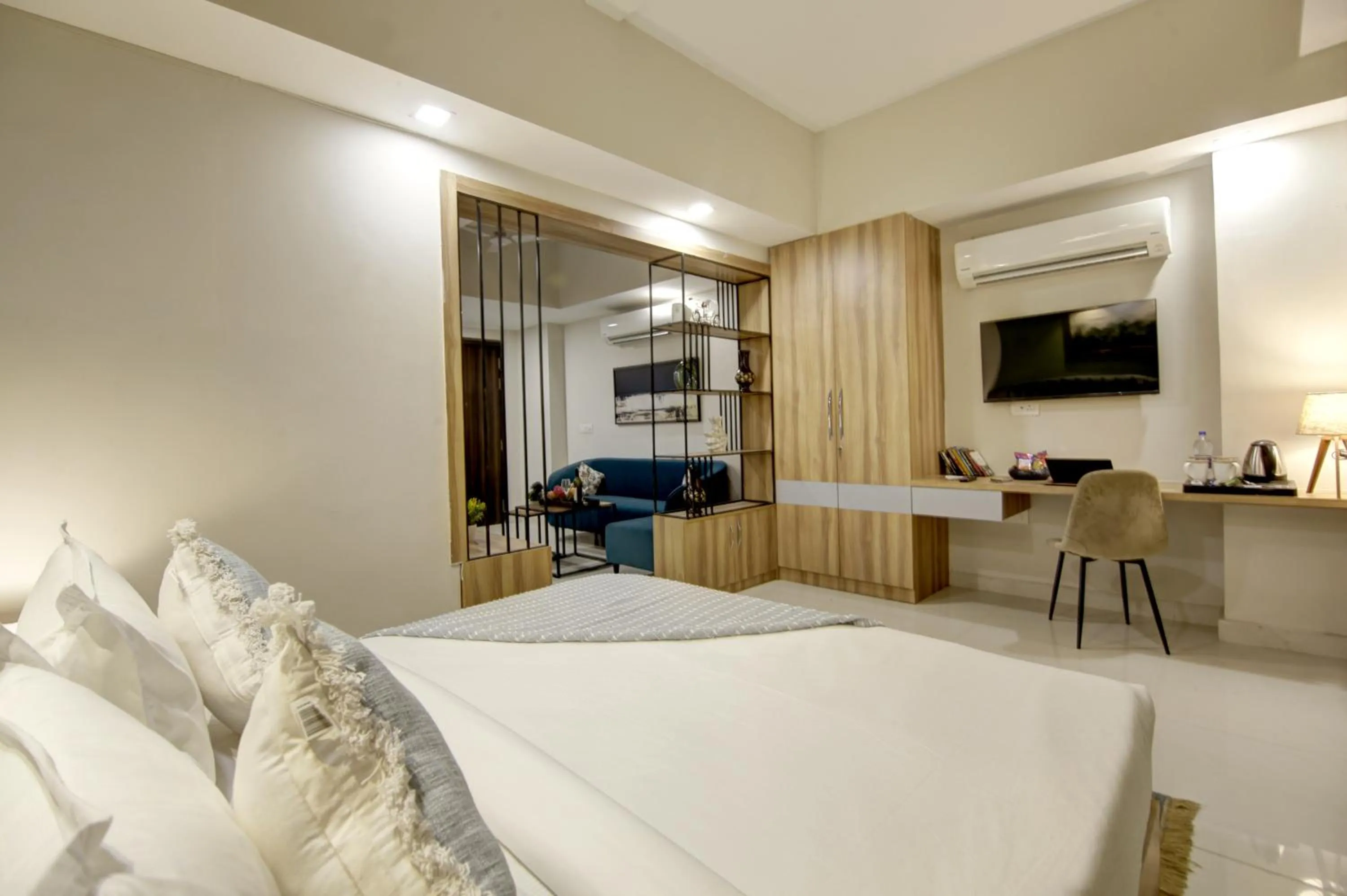 Bed in Saltstayz Premier - Golf Course Extension Road