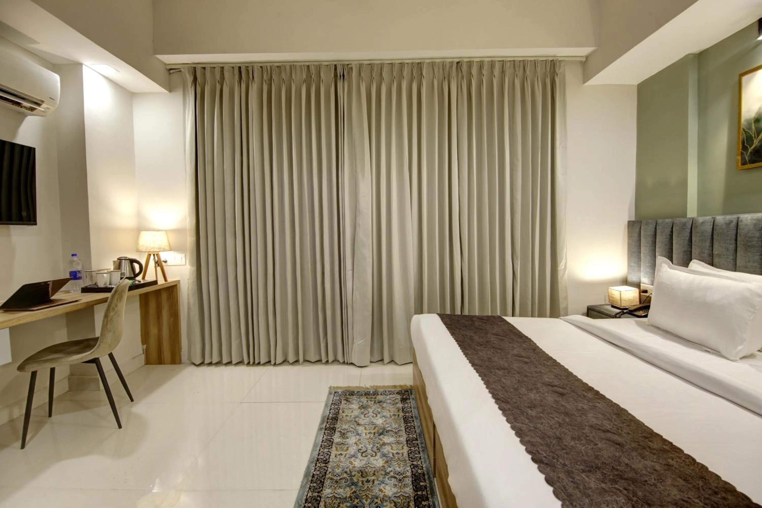 Bed in Saltstayz Premier - Golf Course Extension Road