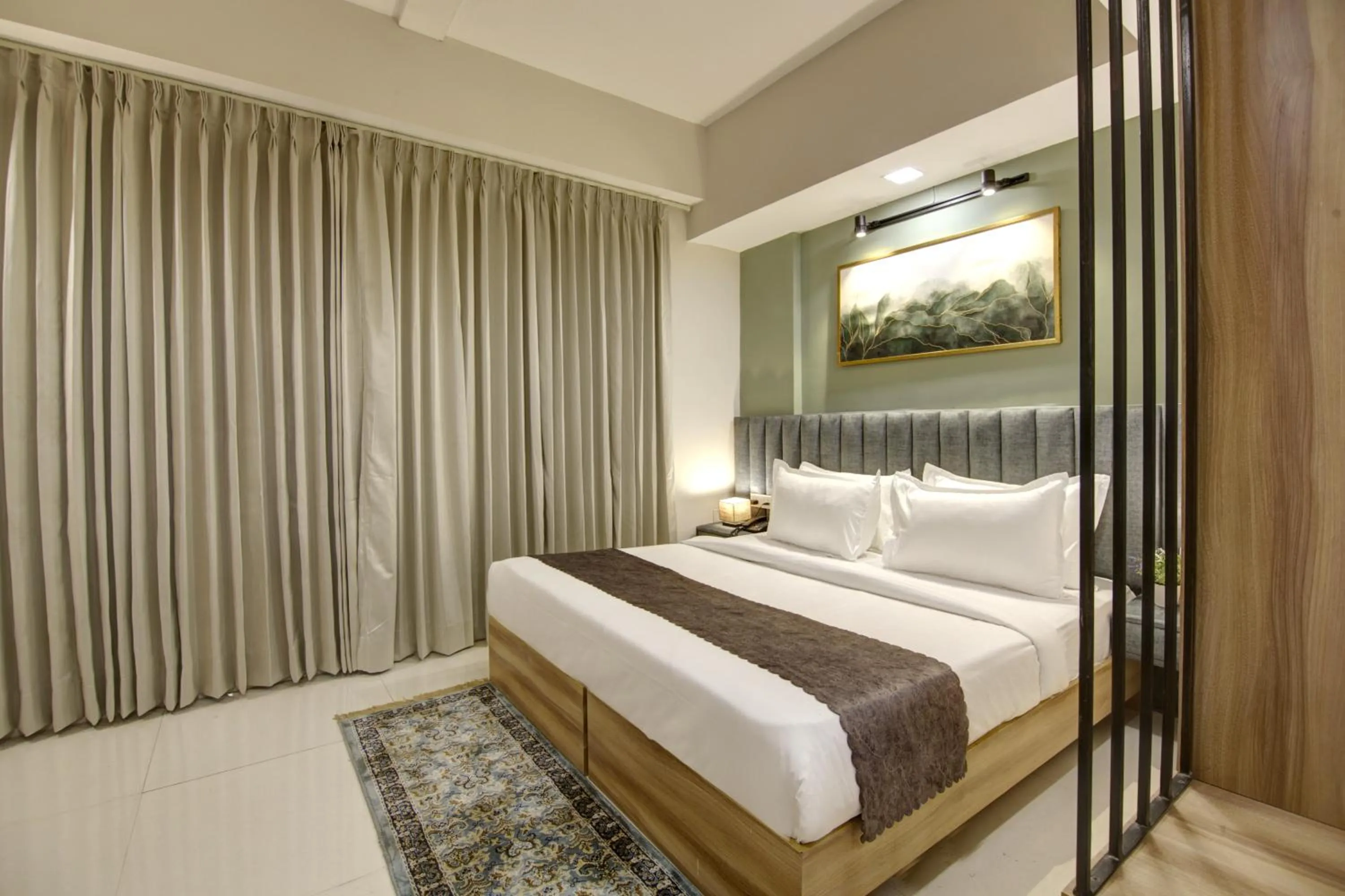 Bed in Saltstayz Premier - Golf Course Extension Road