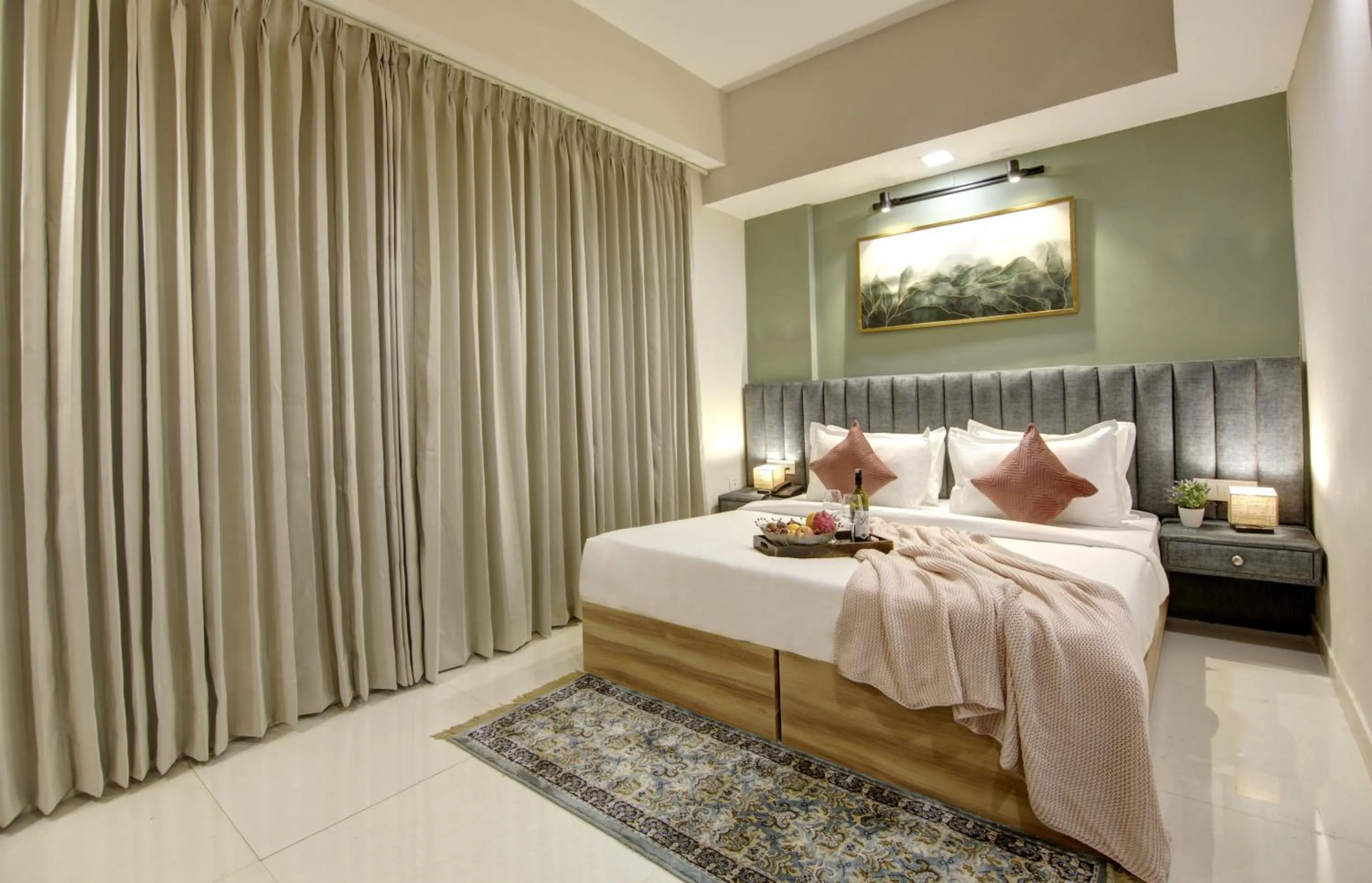 Photo of the whole room, Bed in Saltstayz Premier - Golf Course Extension Road