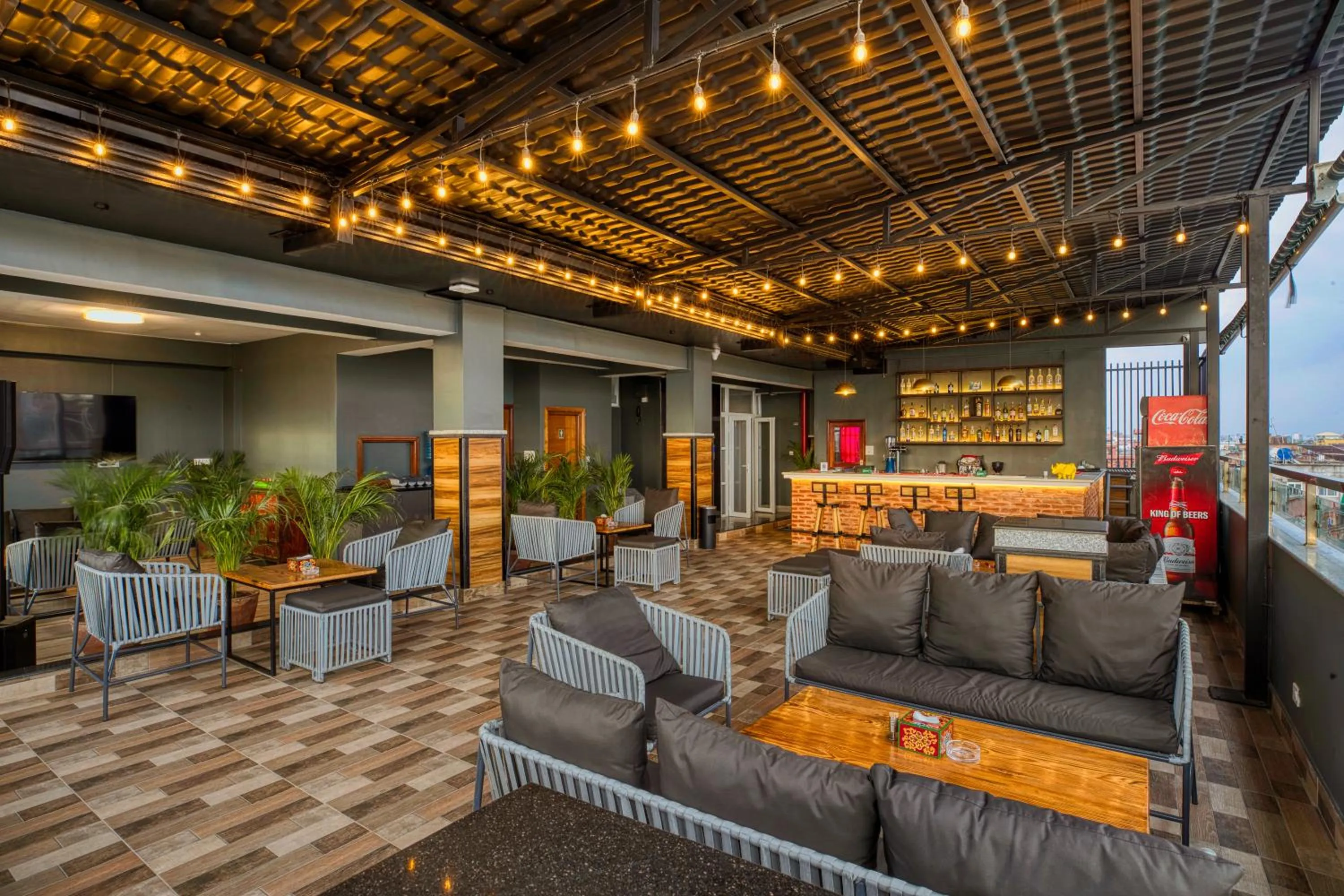 Restaurant/places to eat in Studio16