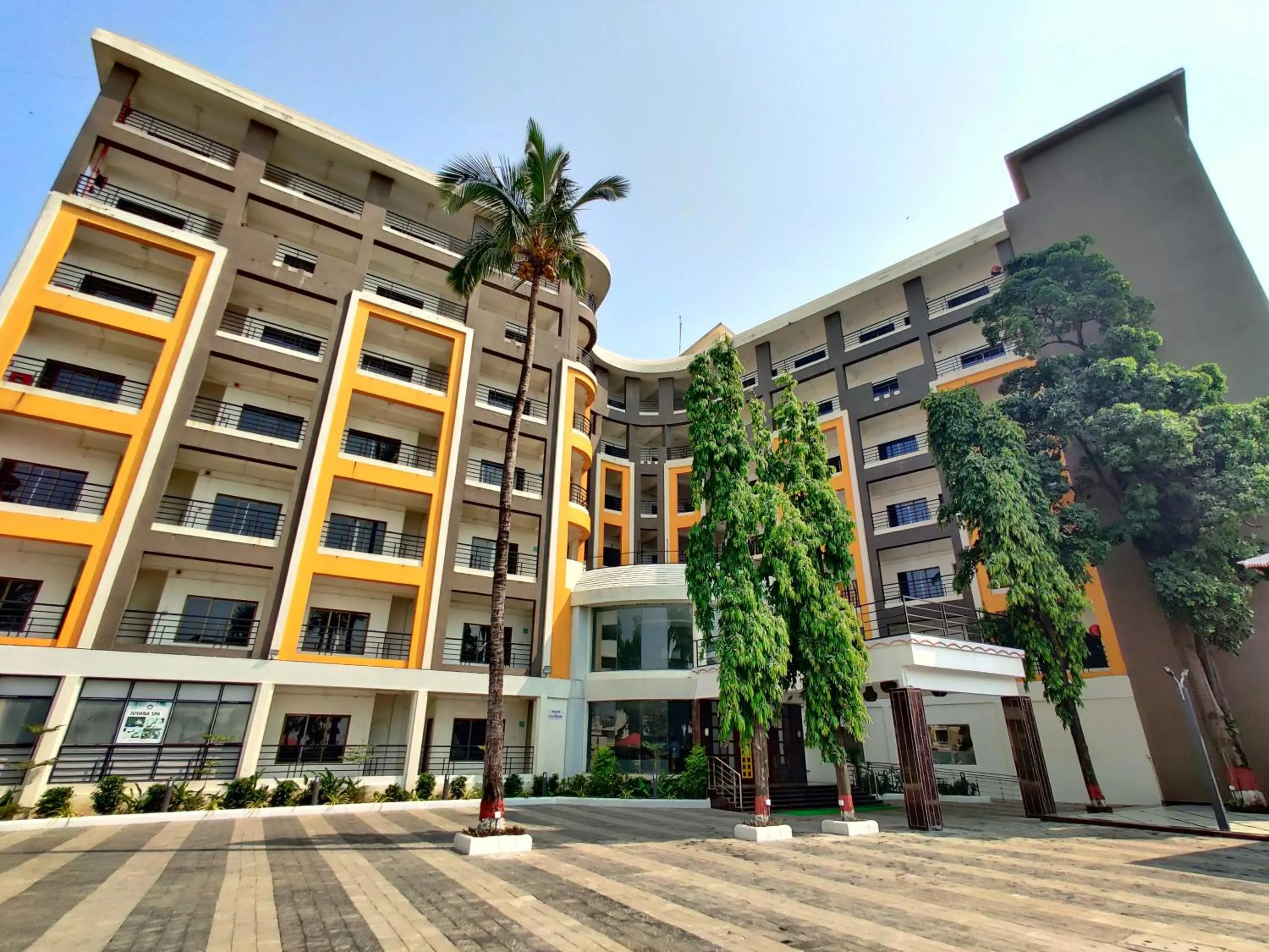 Property building in Golden Chariot Hotel Daman