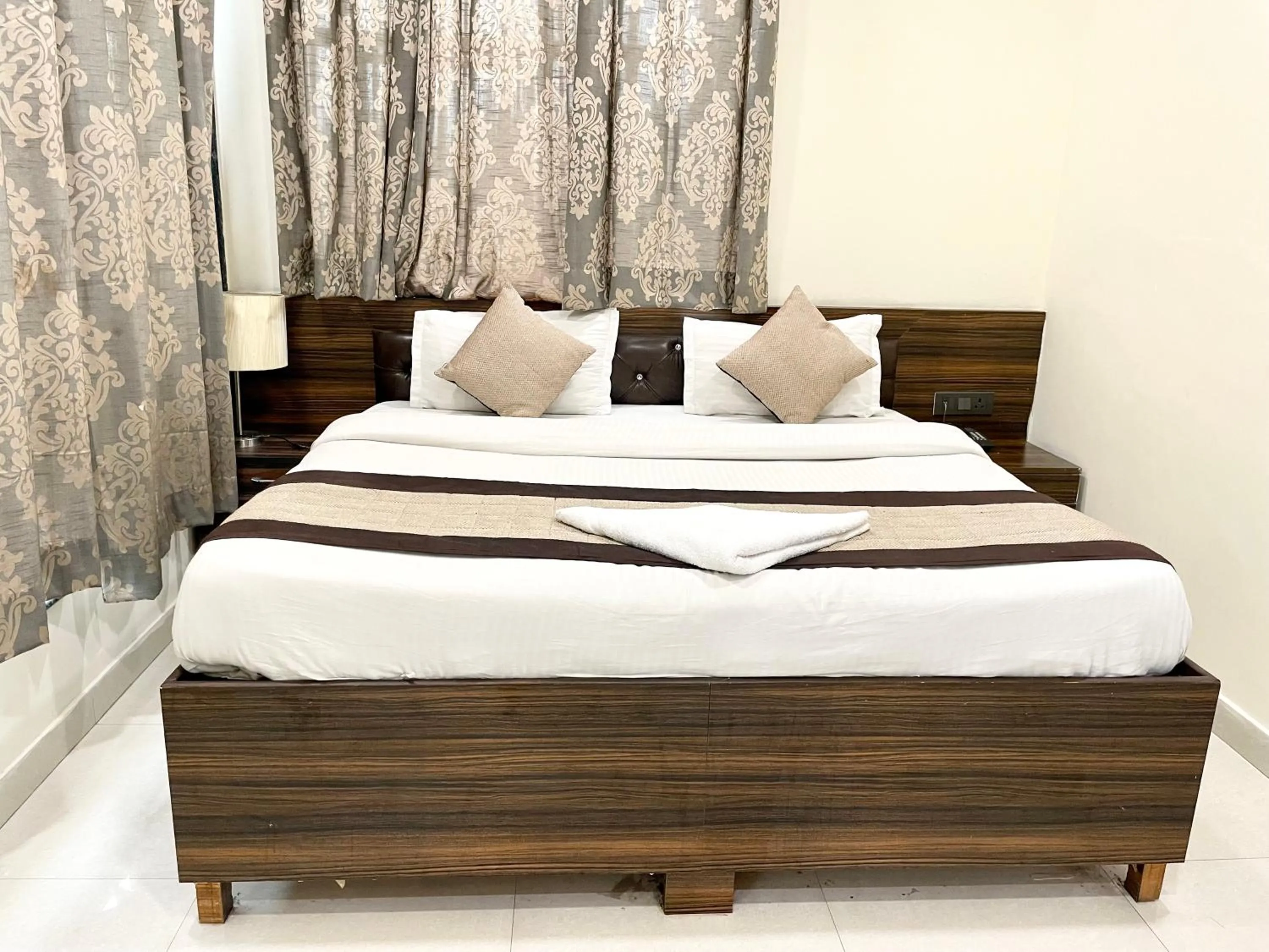 Bed in The Grand Suite-70