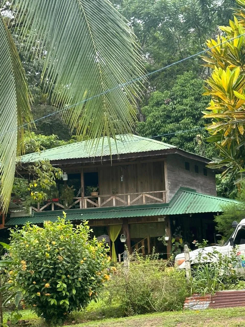 RIVER SIDE LODGE