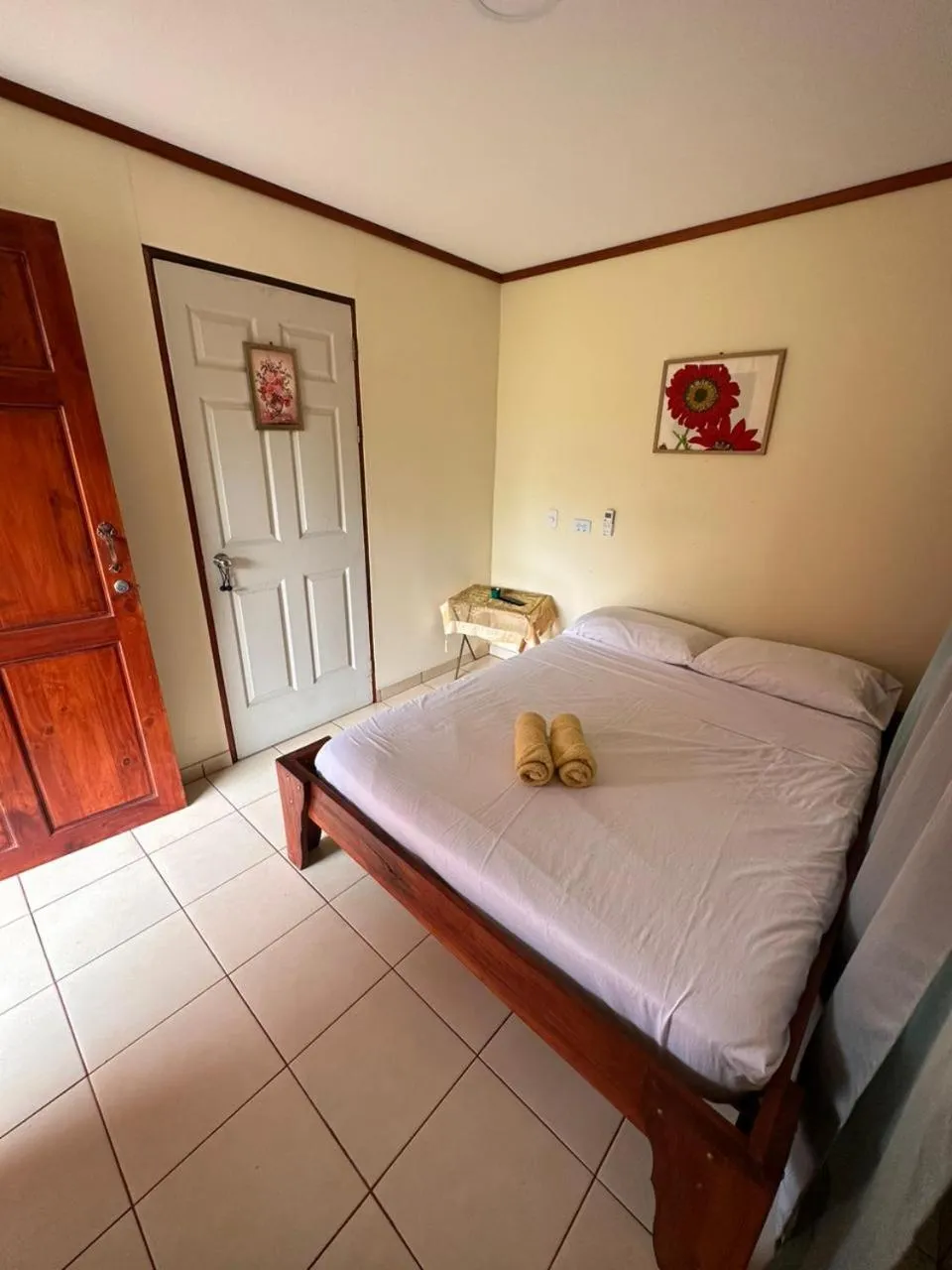 Bed in RIVER SIDE LODGE