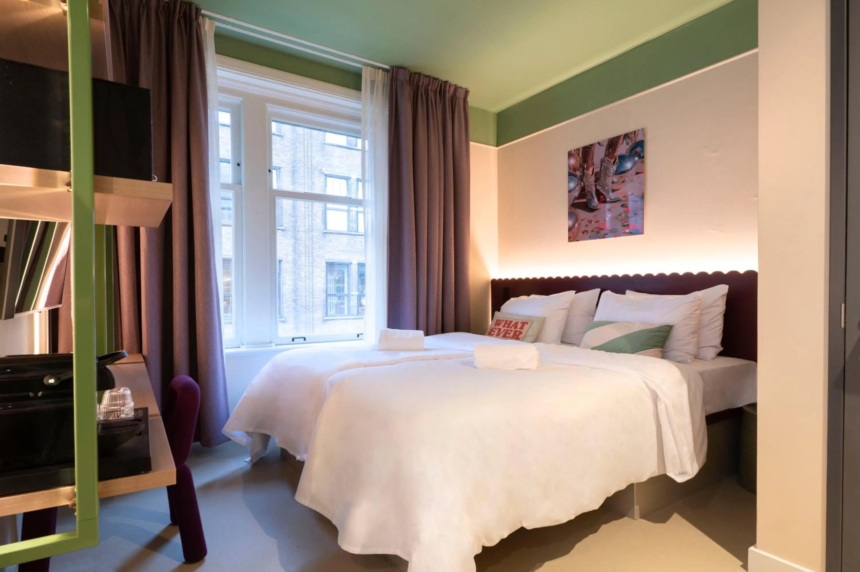 Photo of the whole room, Bed in City Hotel Rembrandt Square - Just renovated