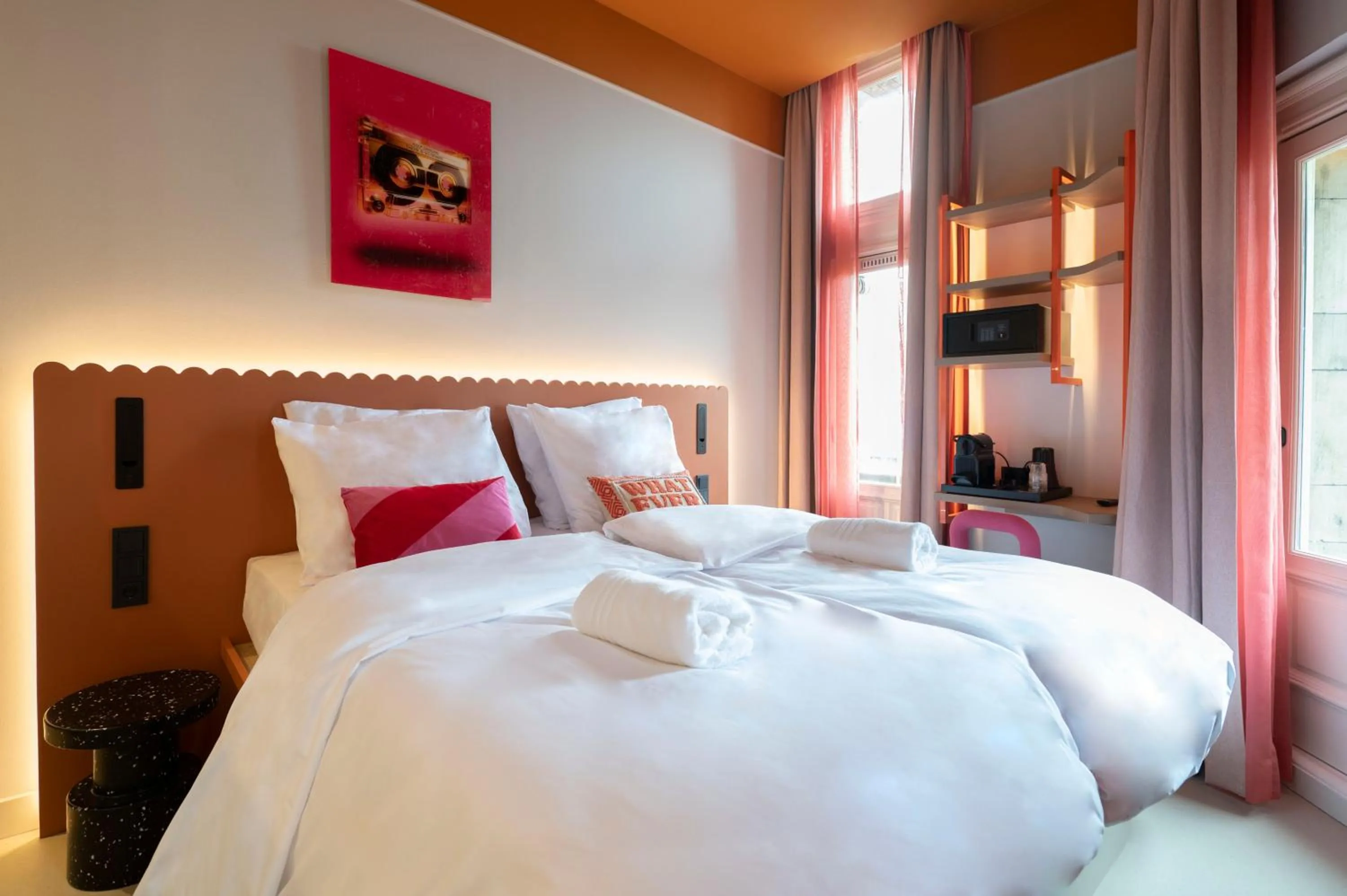 Bed in City Hotel Rembrandt Square - Just renovated