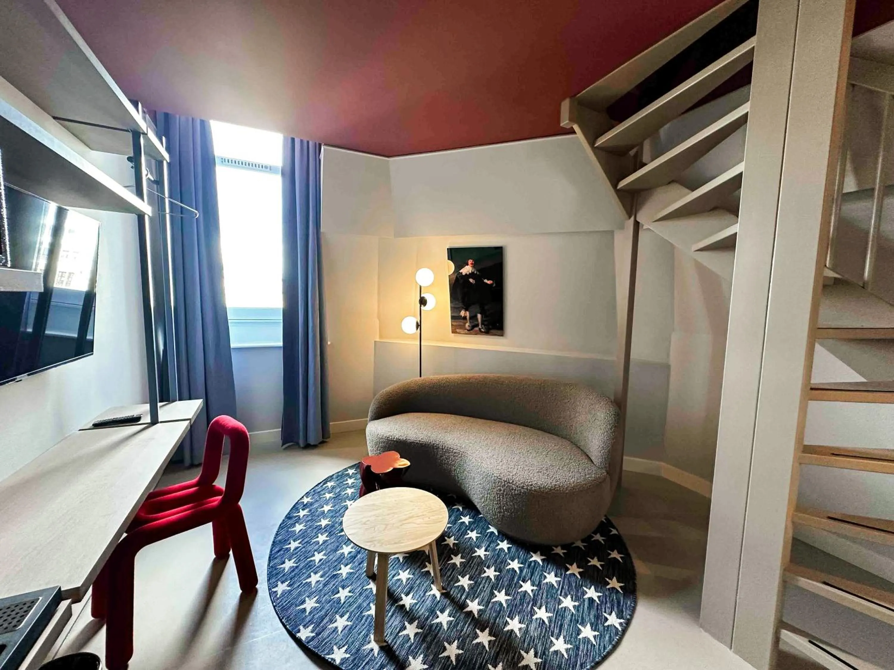 TV and multimedia, Bed in City Hotel Rembrandt Square - Just renovated