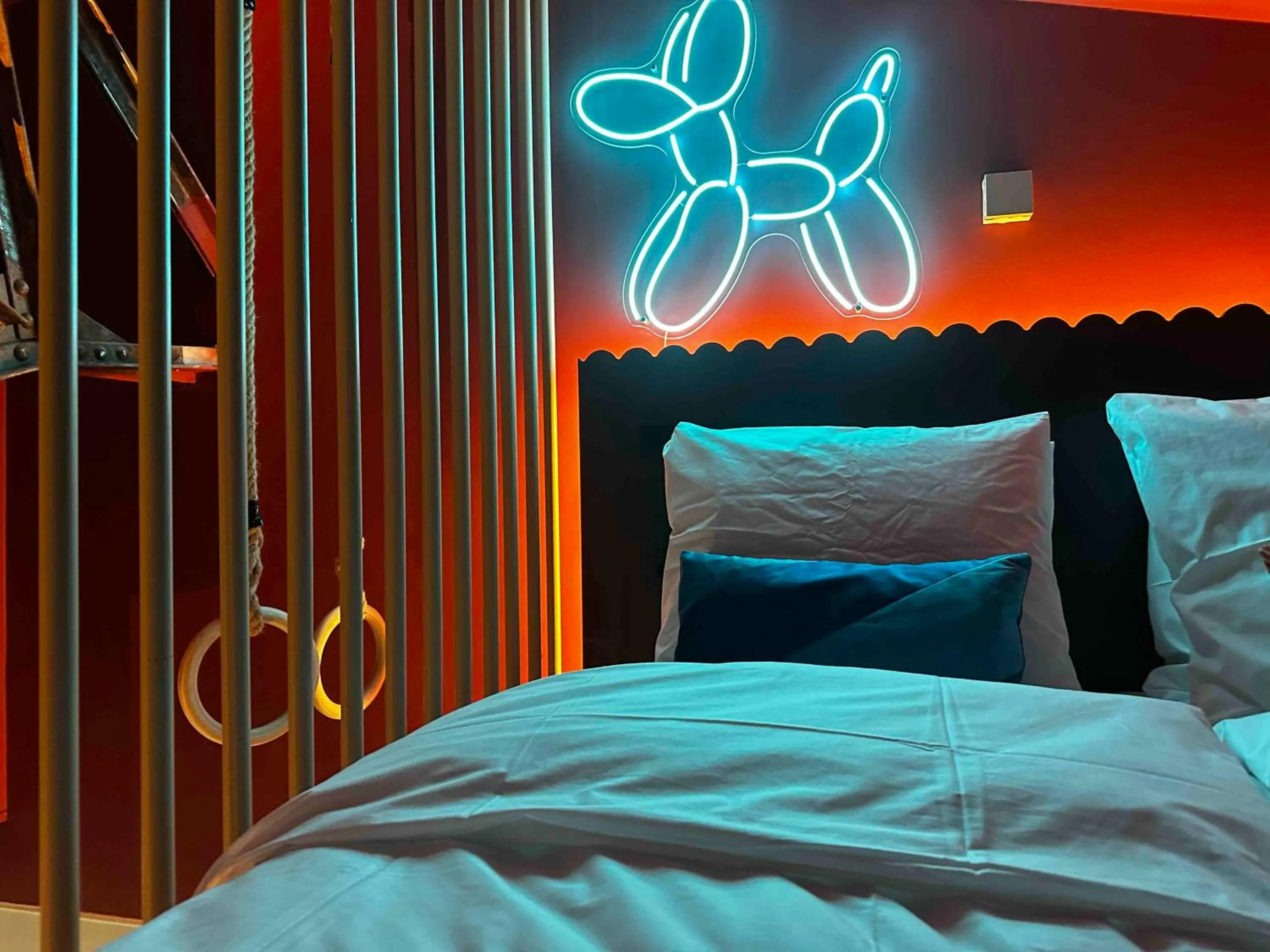 Bed in City Hotel Rembrandt Square - Just renovated