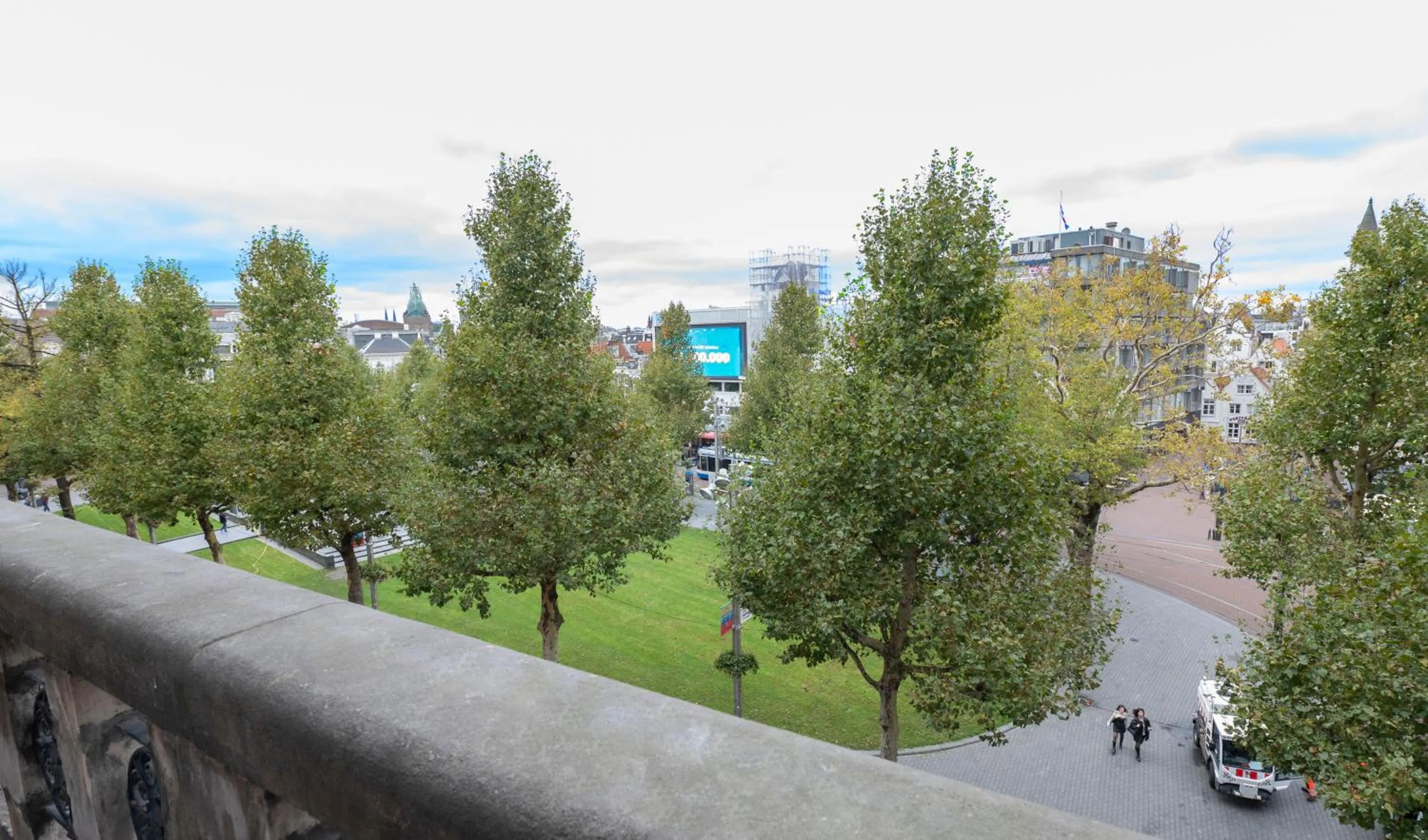 Day in City Hotel Rembrandt Square - Just renovated