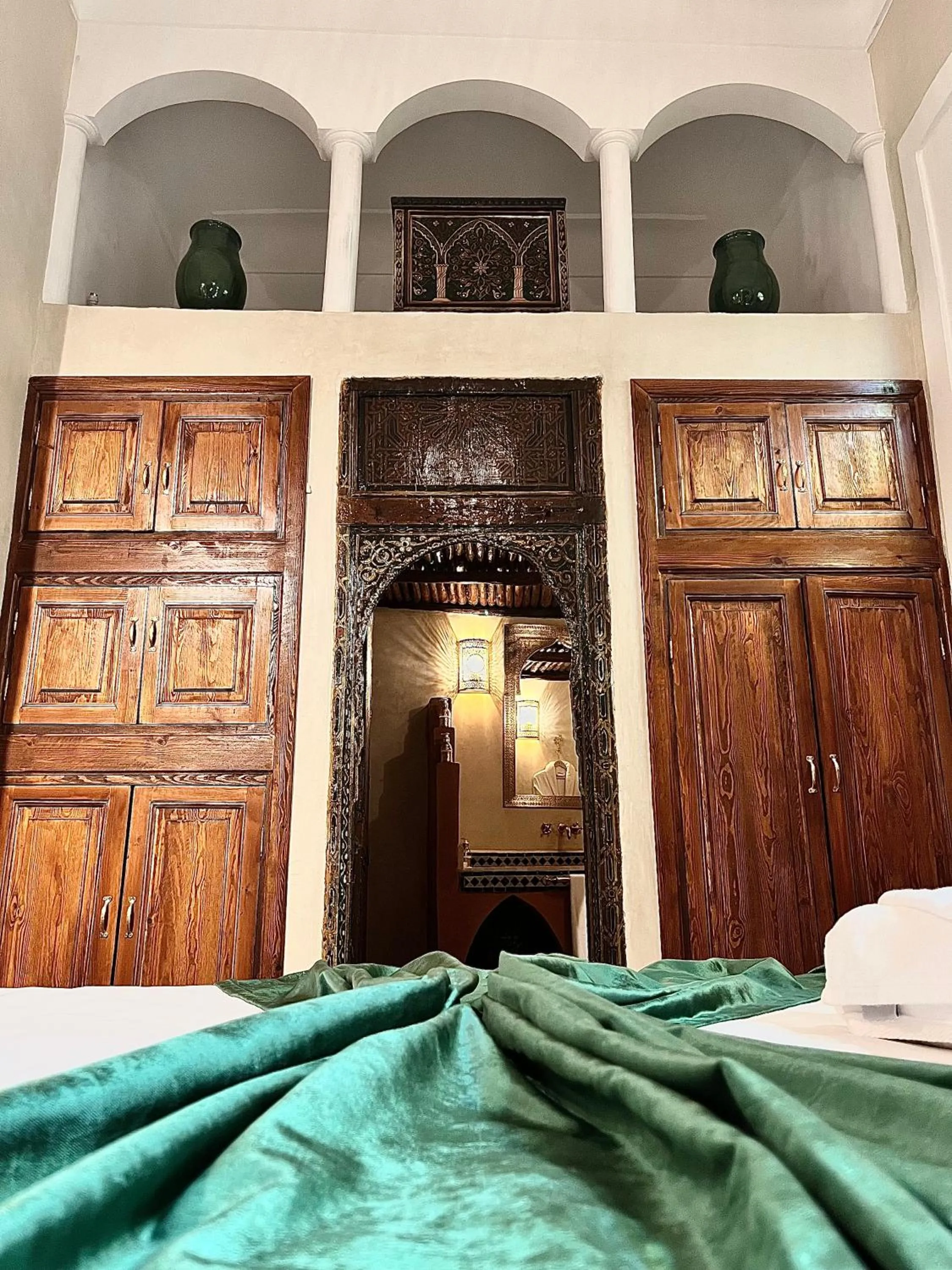 wardrobe, Bed in Riad Dar Zaouia