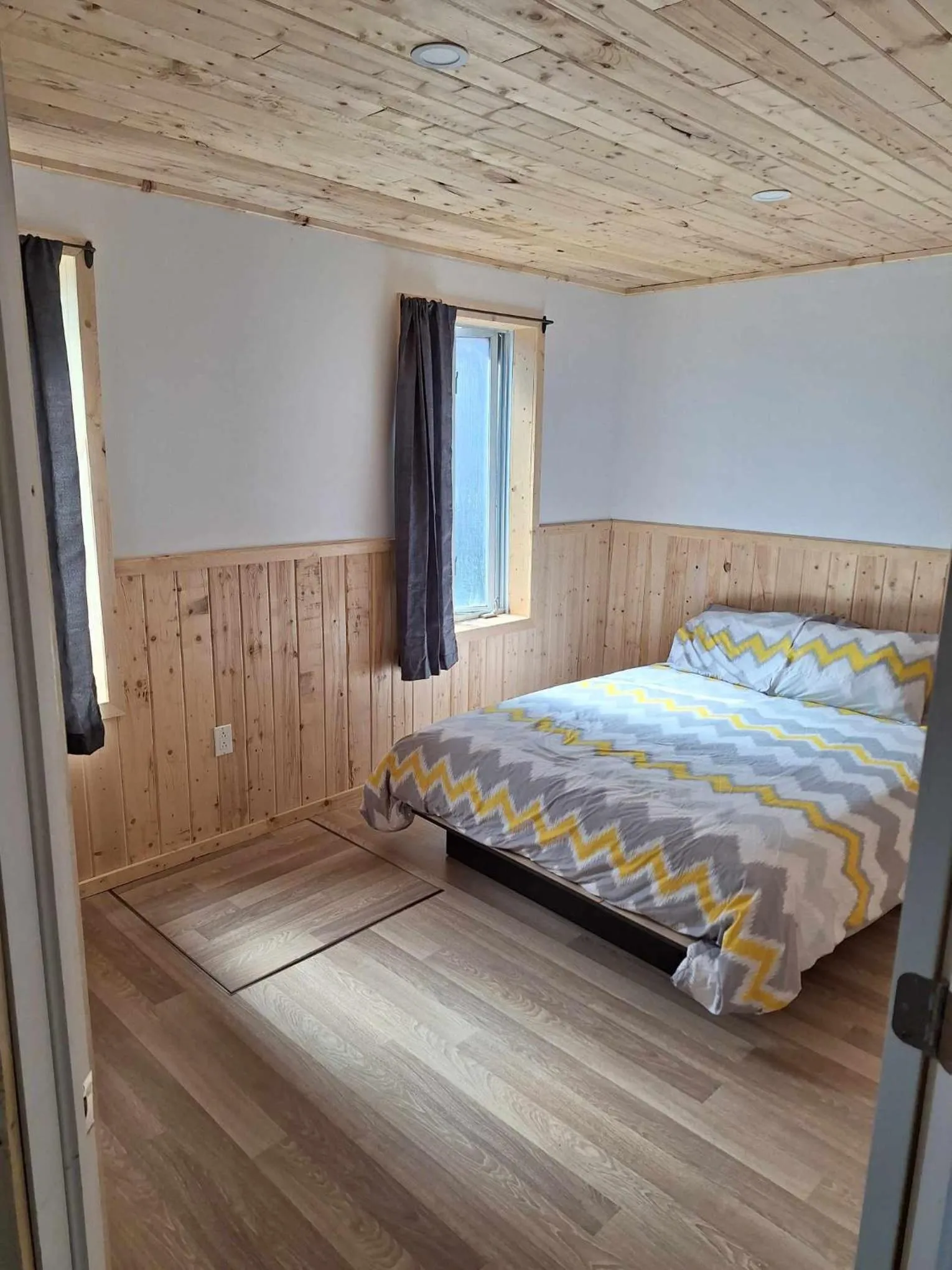 Photo of the whole room, Bed in Auberge Le P'tit Bonheur