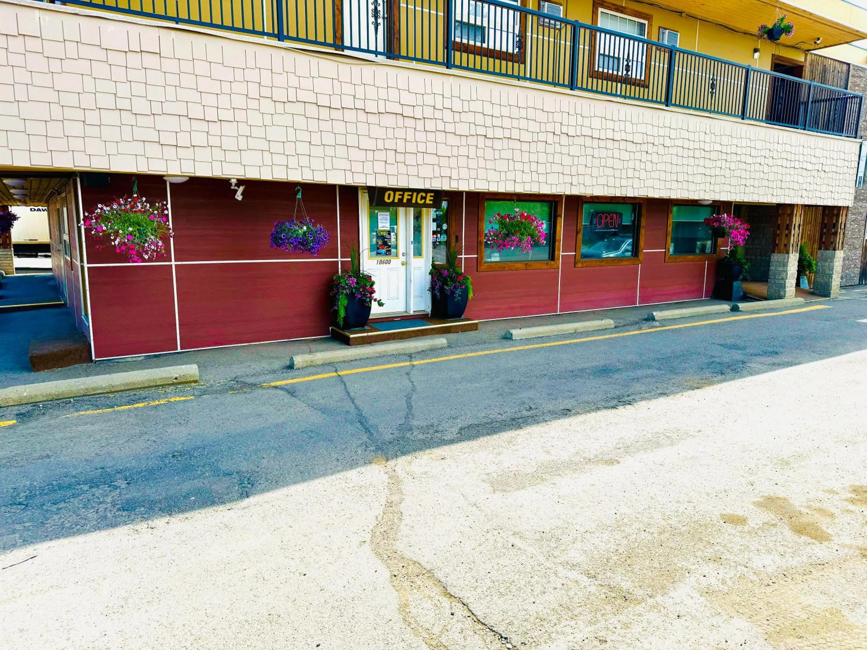 Lobby or reception in Travelodge by Wyndham Dawson Creek