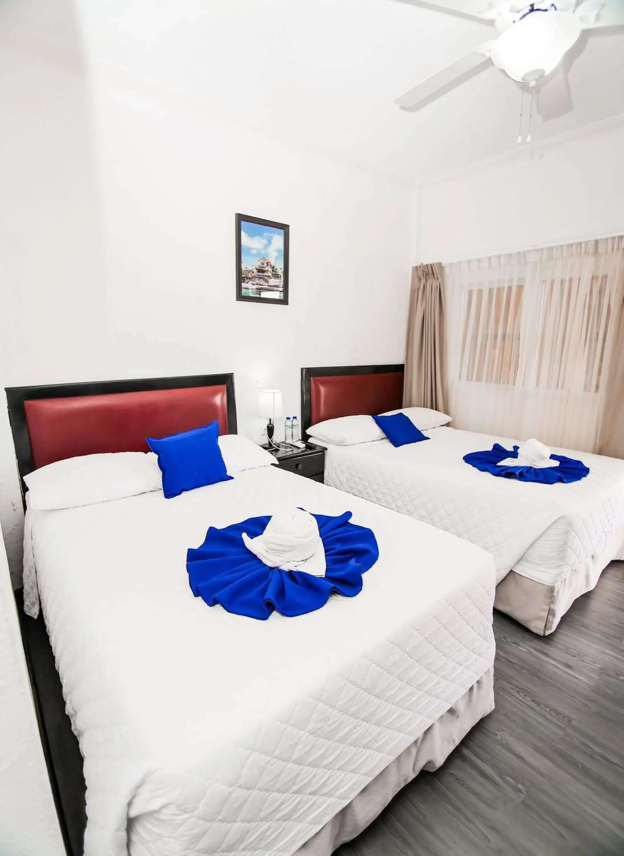 Double Room with Two Double Beds in Hotel Villa del Lago Double Room with Two Double Beds in Hotel Villa del Lago