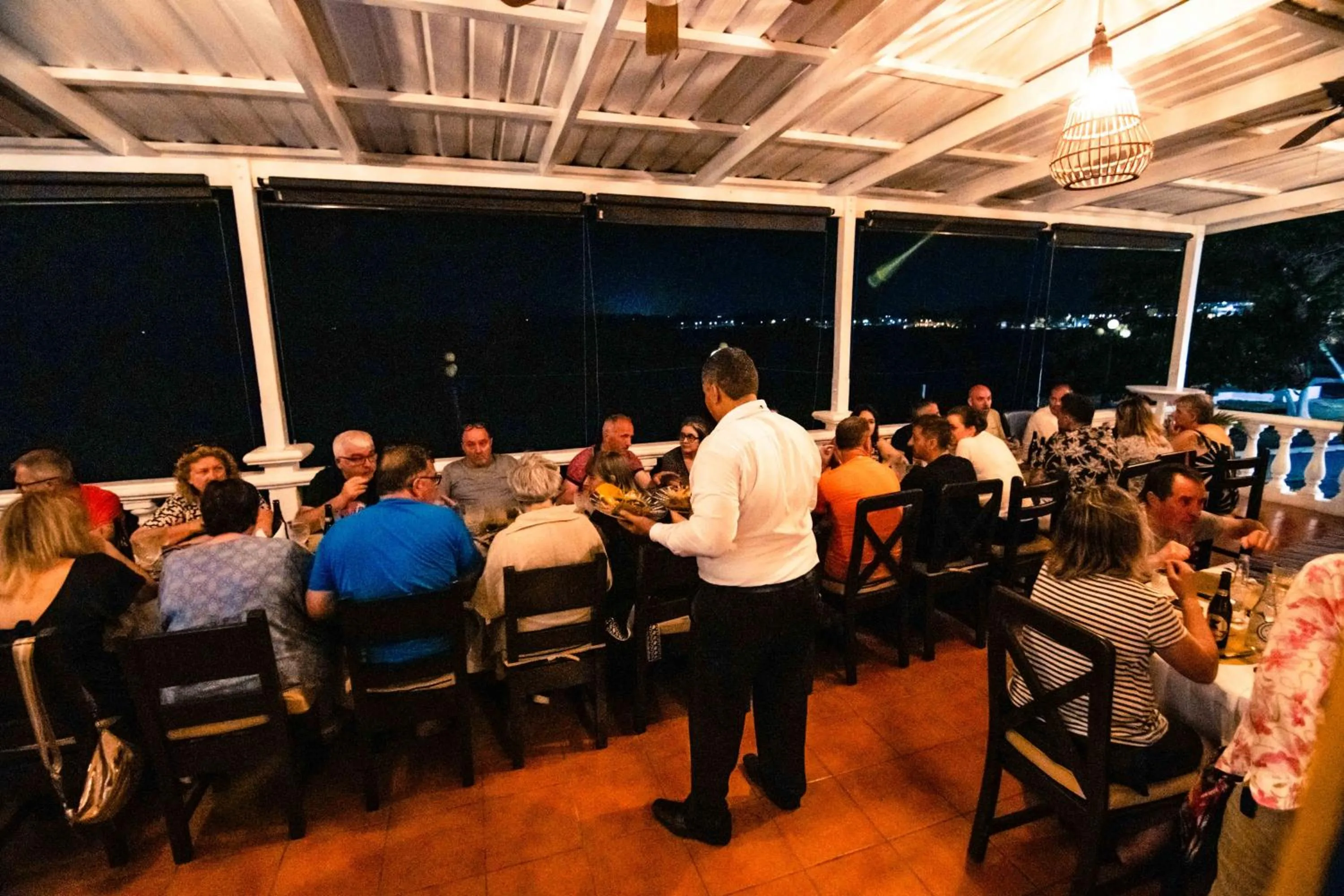 Restaurant/places to eat in Hotel Villa del Lago