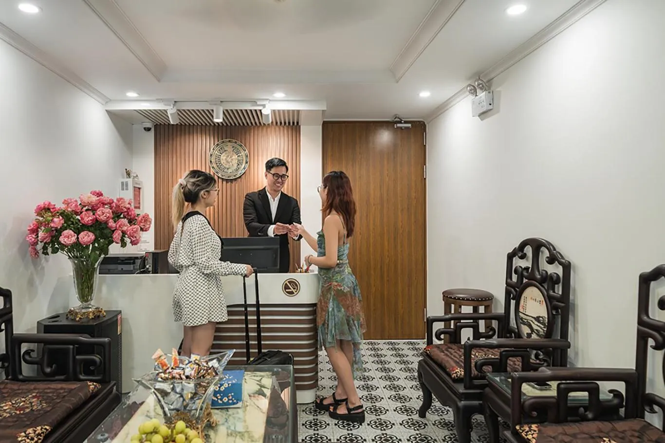 People in Narcissus 2 Hotel & Apartment