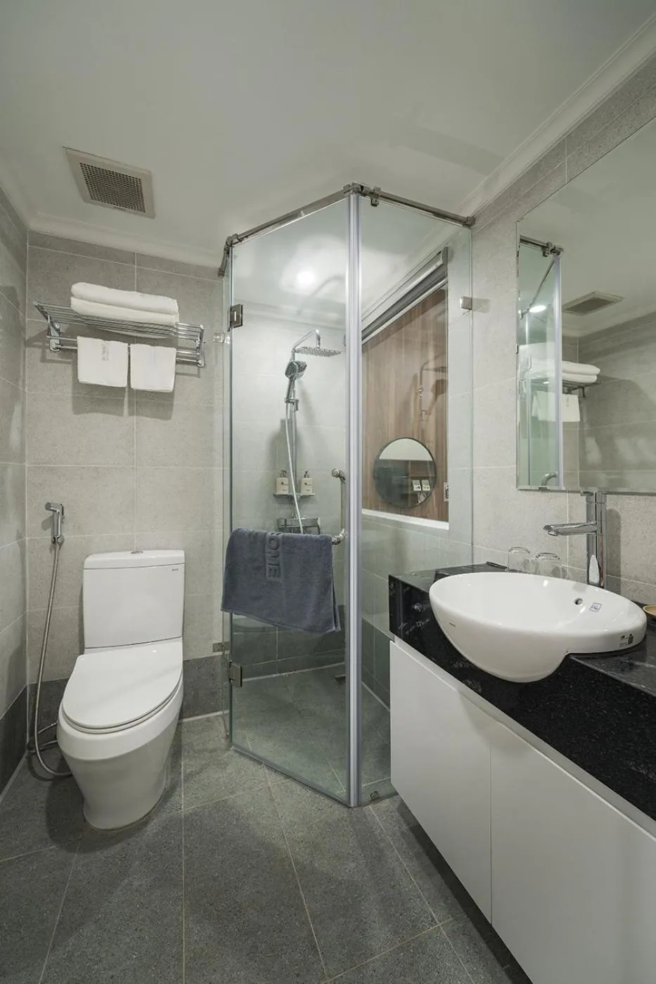 Toilet in Narcissus 2 Hotel & Apartment