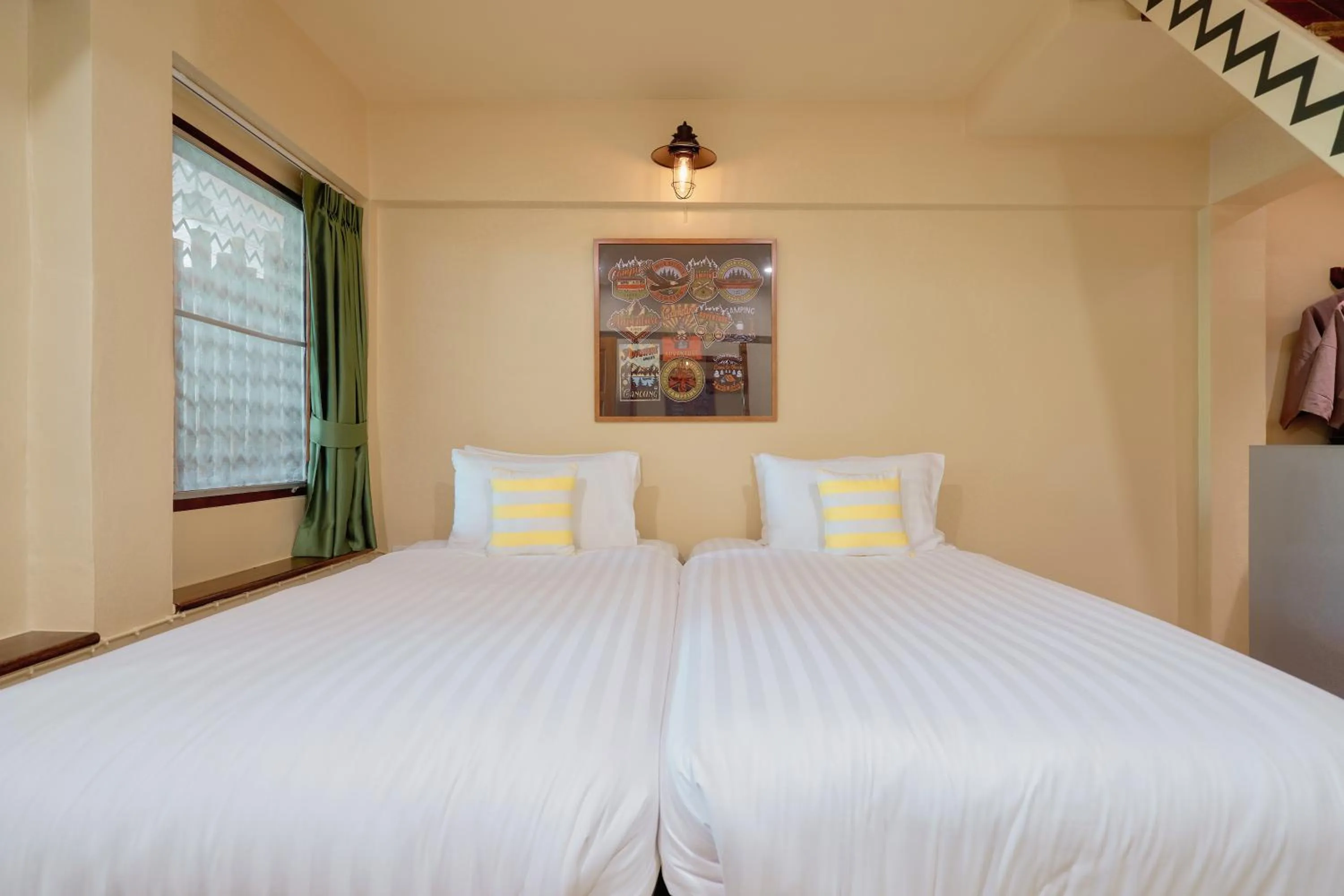 Bed in Sawasdee Lagoon Camping & Restaurant