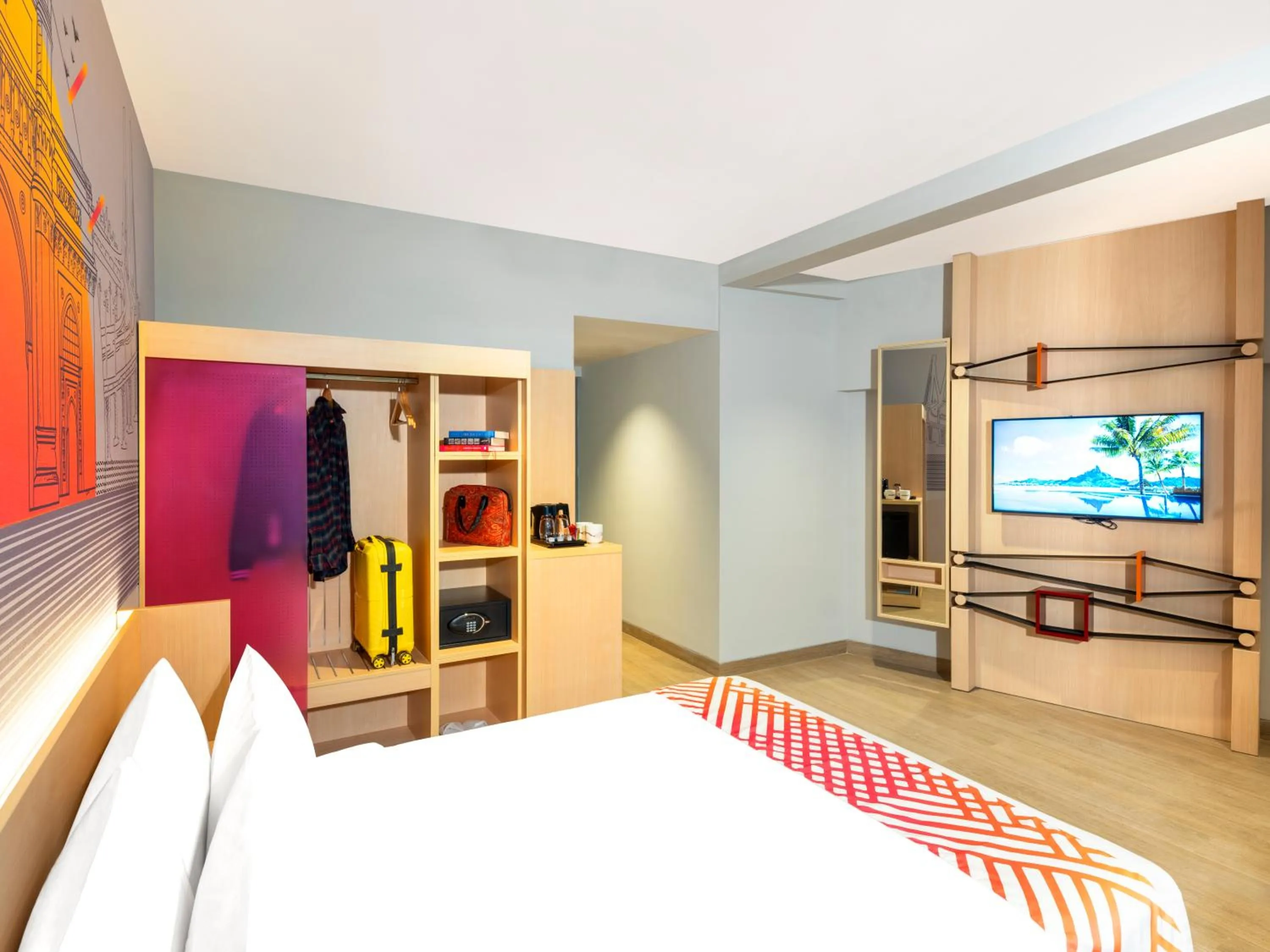 Photo of the whole room, Bed in Ginger Mumbai Airport