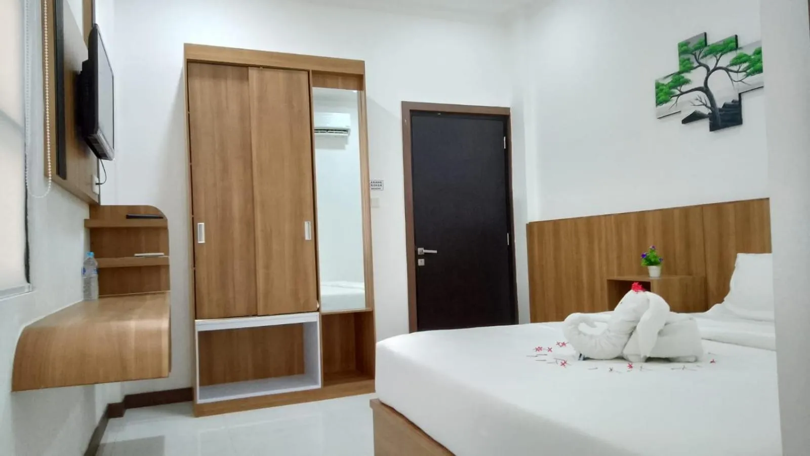 Bedroom, Bed in Hotel Bhakti Syariah