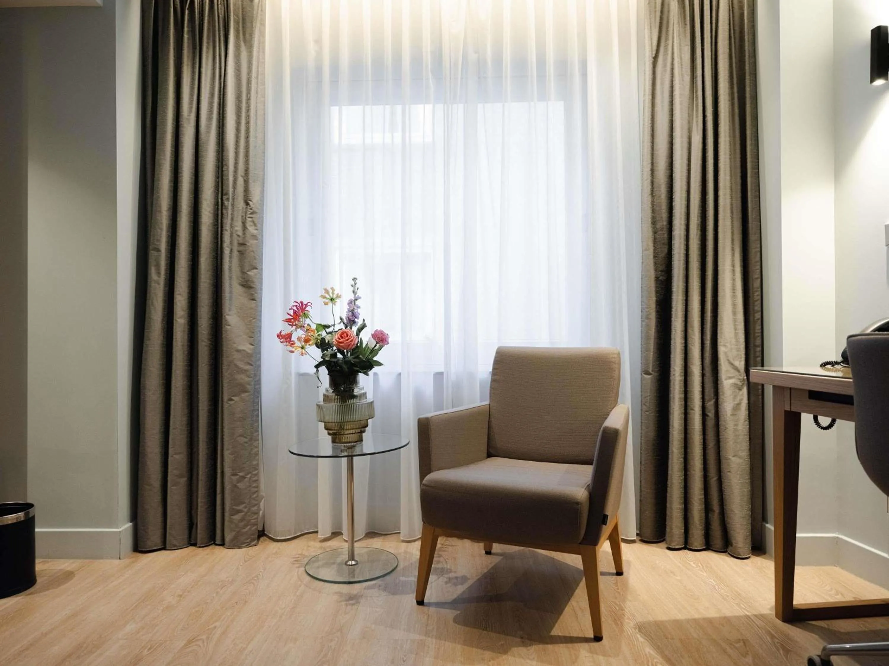 Bedroom in Swissôtel Amsterdam