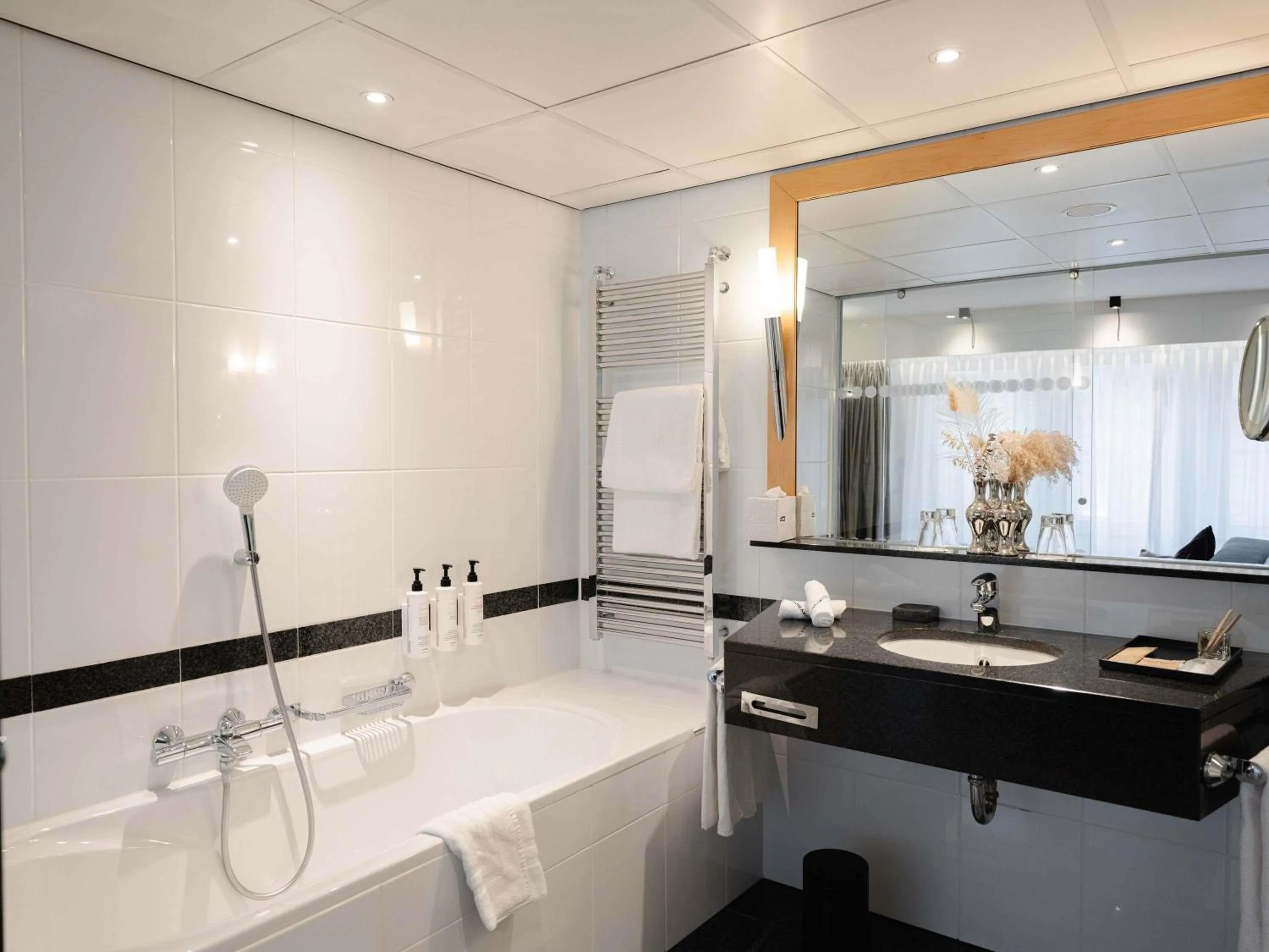 Bedroom in Swissôtel Amsterdam