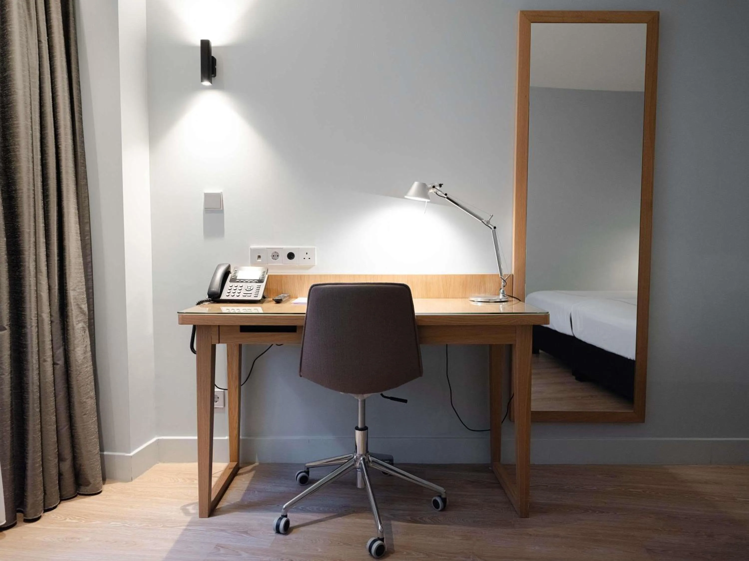 Bedroom in Swissôtel Amsterdam