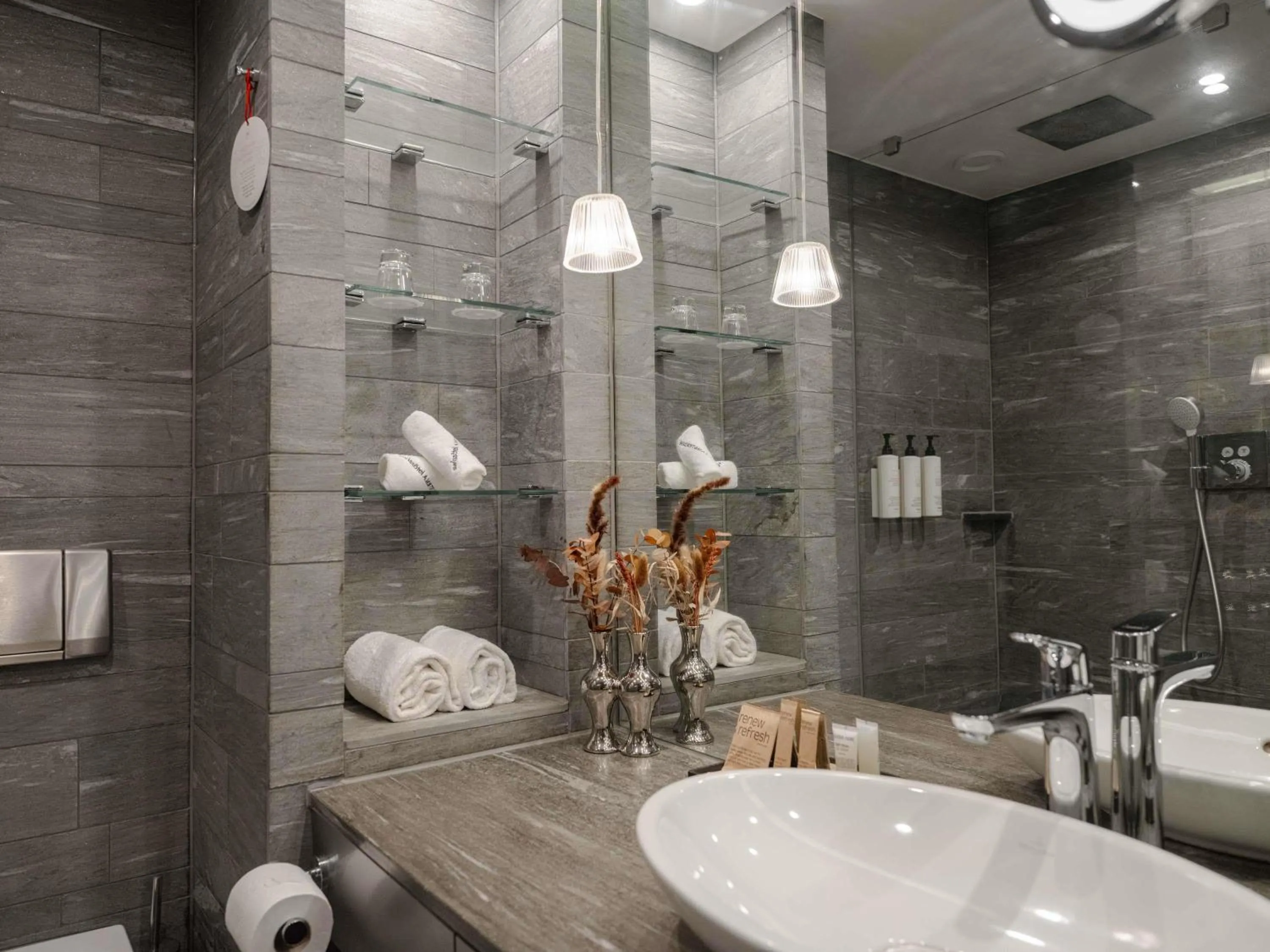 Bedroom in Swissôtel Amsterdam