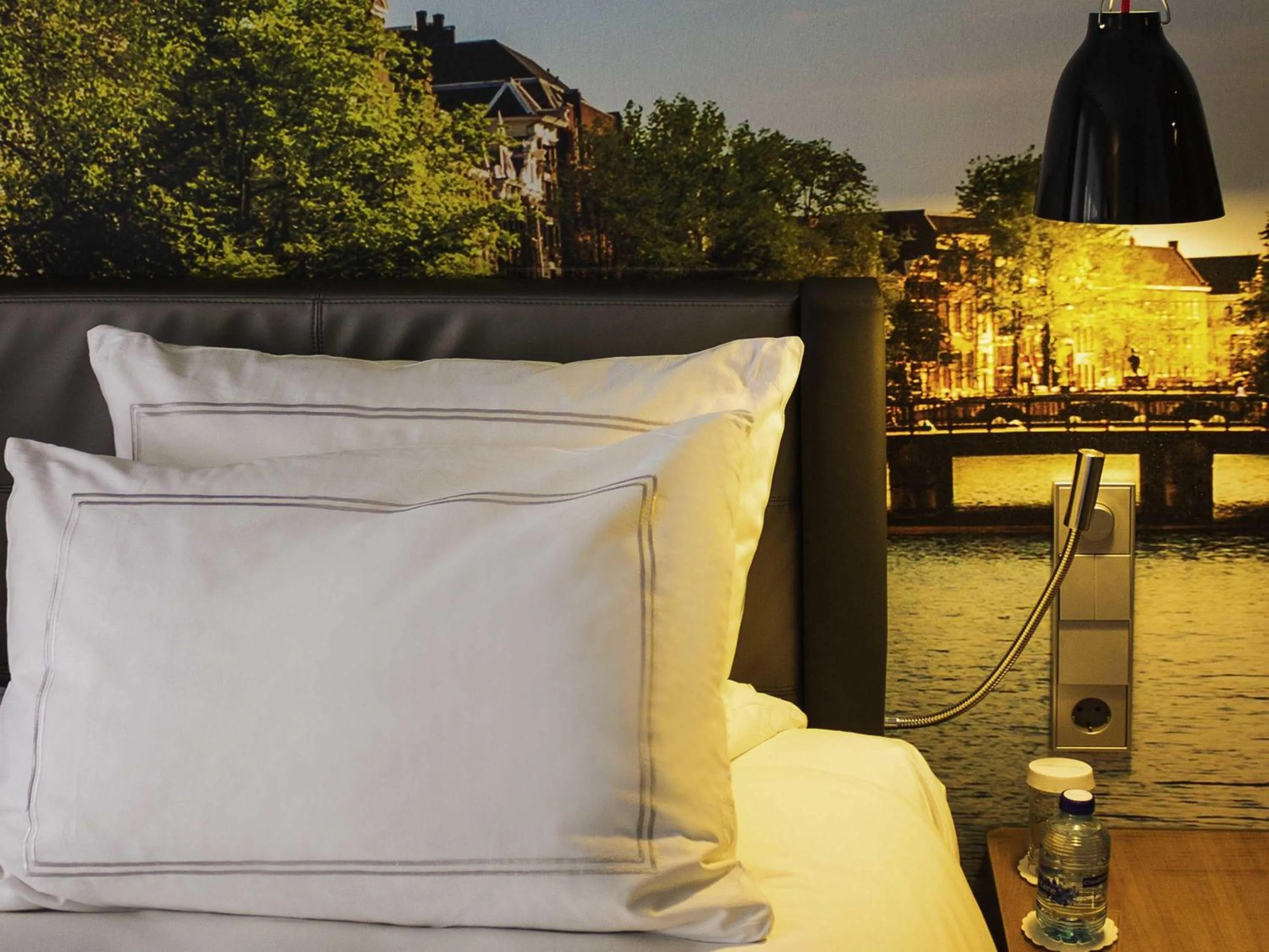 Bedroom in Swissôtel Amsterdam