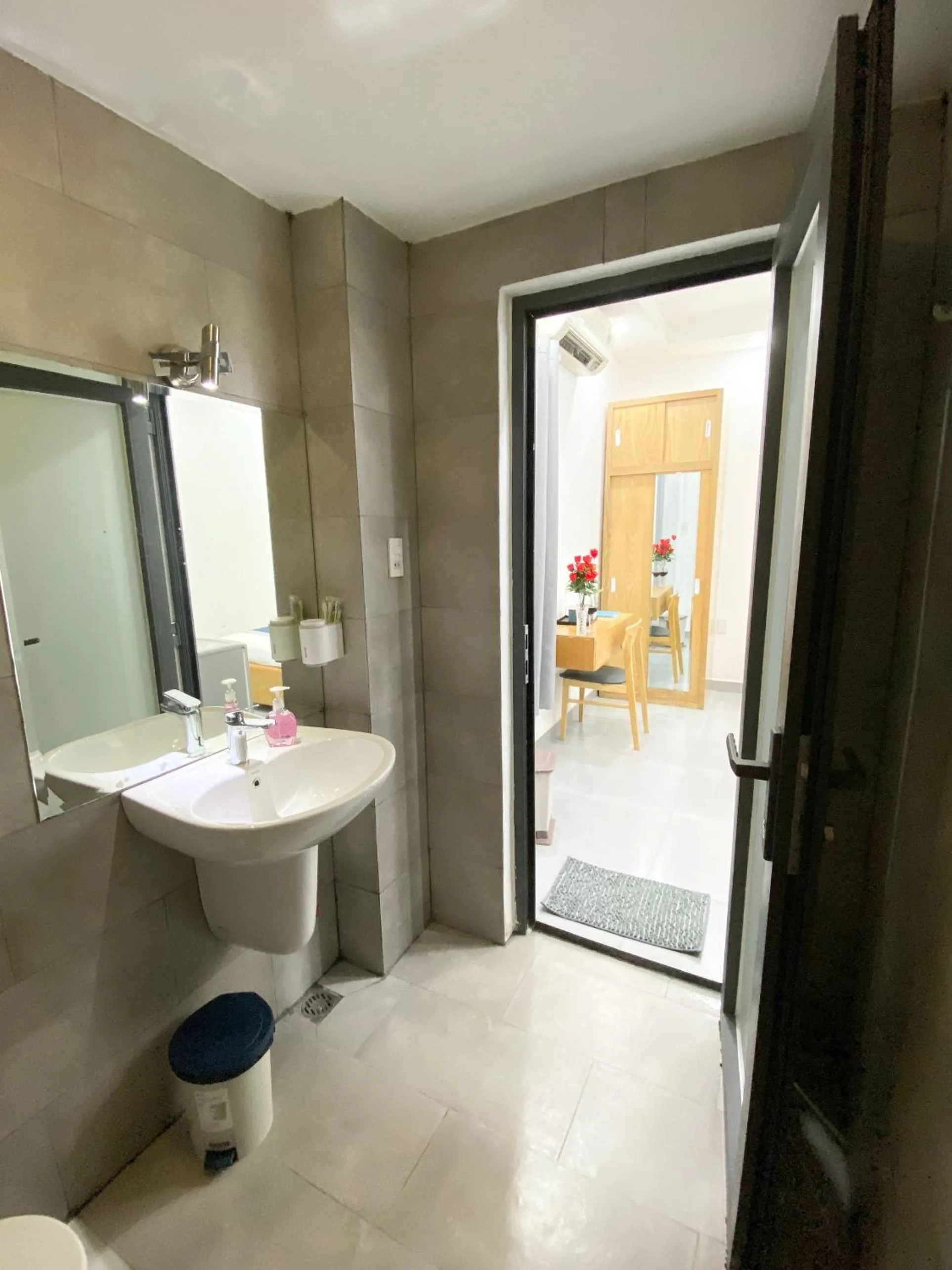 Bathroom in Home Away Minh Khai - Serviced Apartment