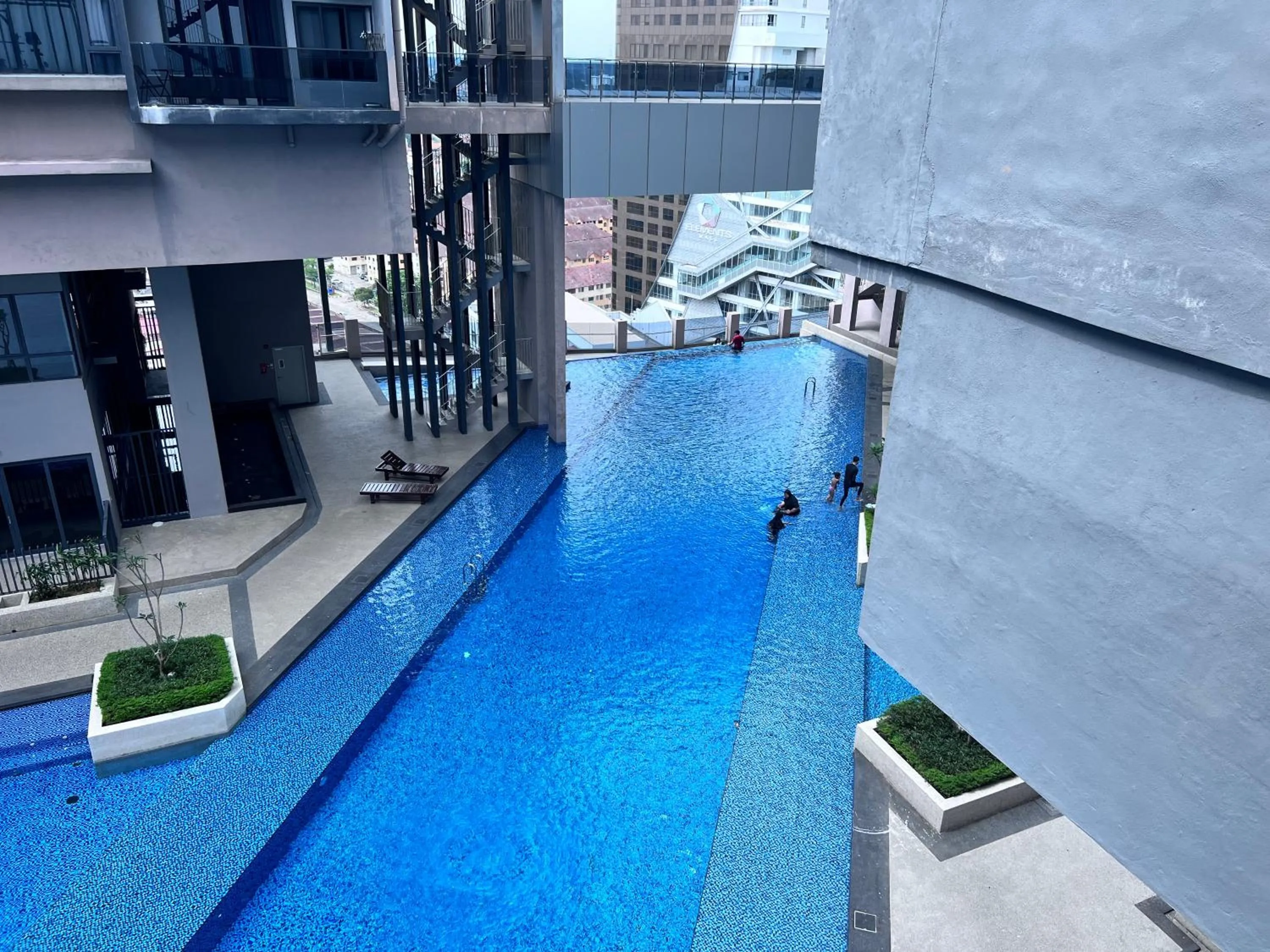 Swimming pool in Imperio Residence Melaka by Dream View