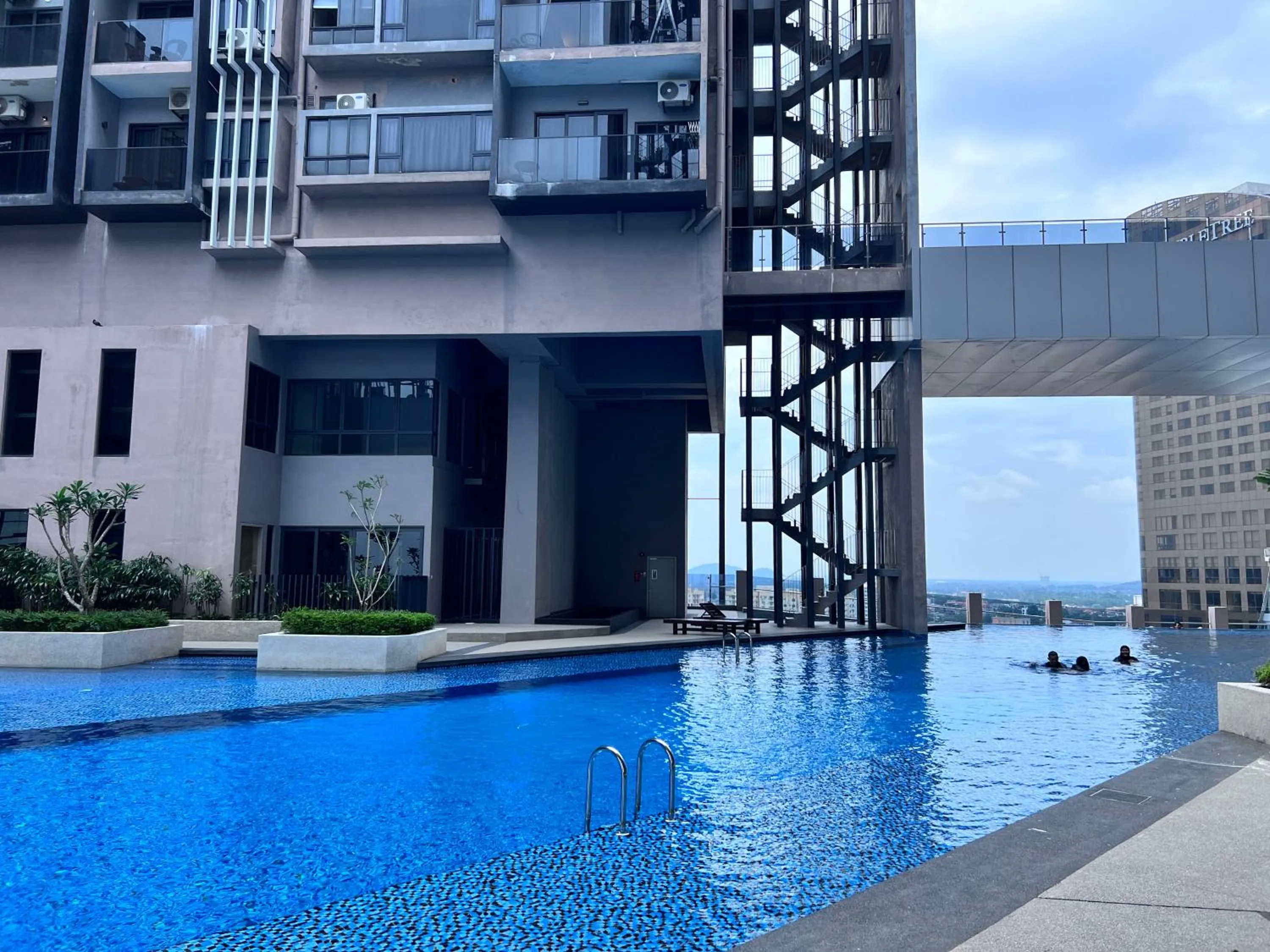 Swimming pool in Imperio Residence Melaka by Dream View