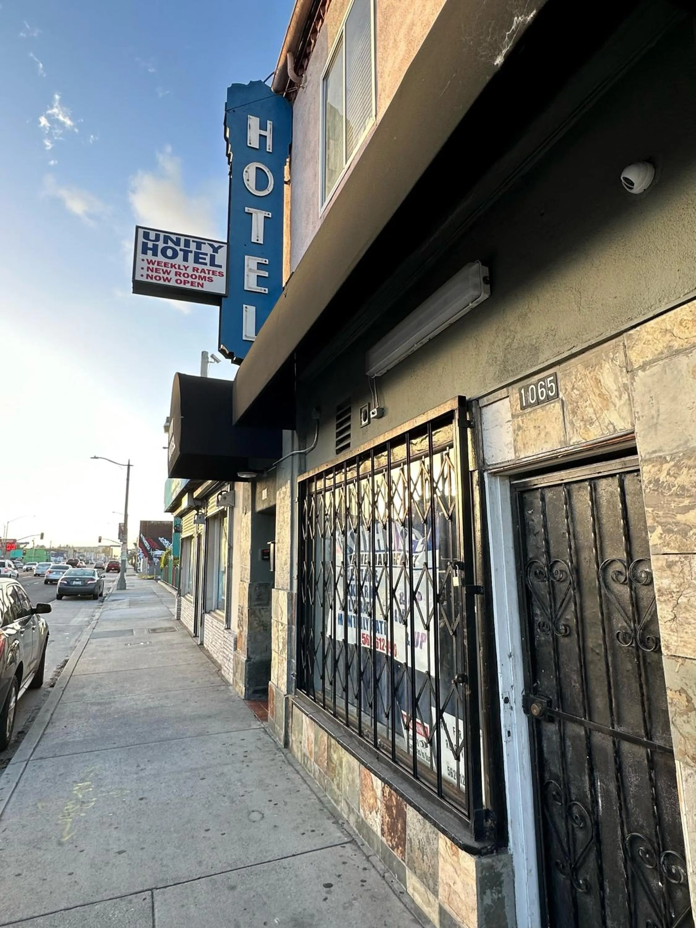 Property building in Unity Hotel - No Parking & Rooms Are Upstairs