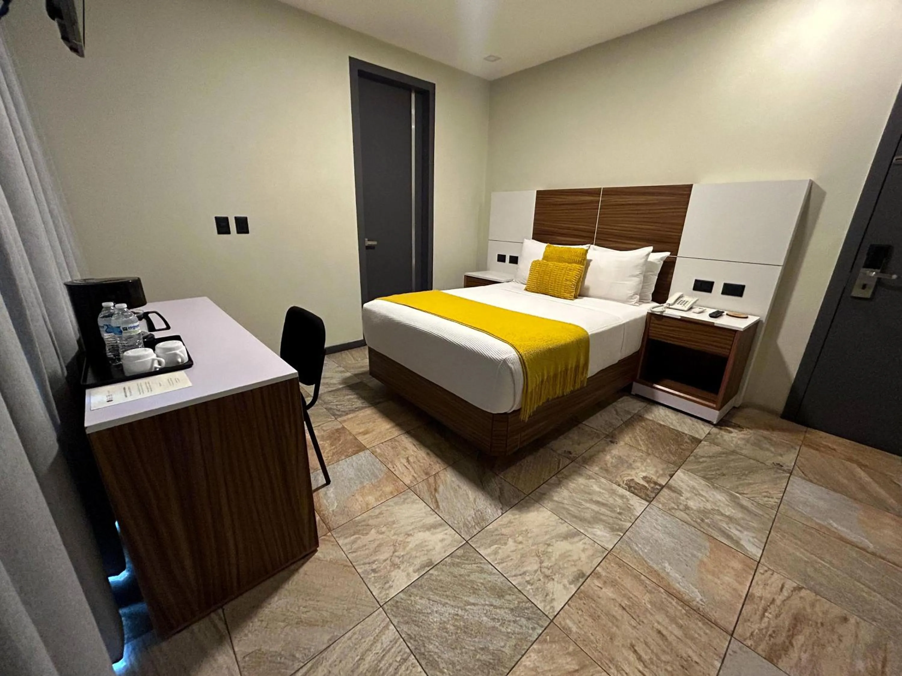 Bed in HVH by Yaxché