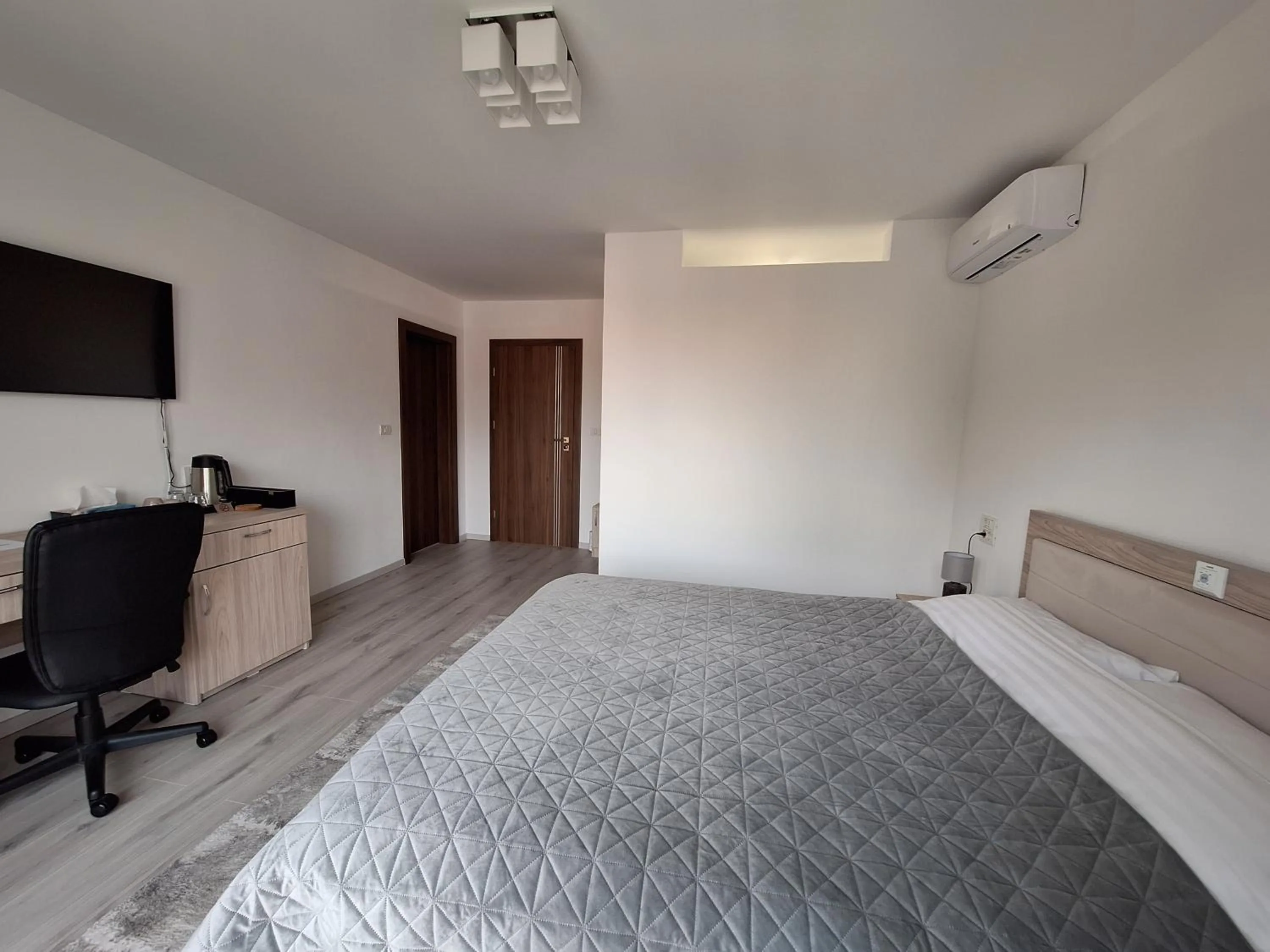 Shower, Bed in TREND