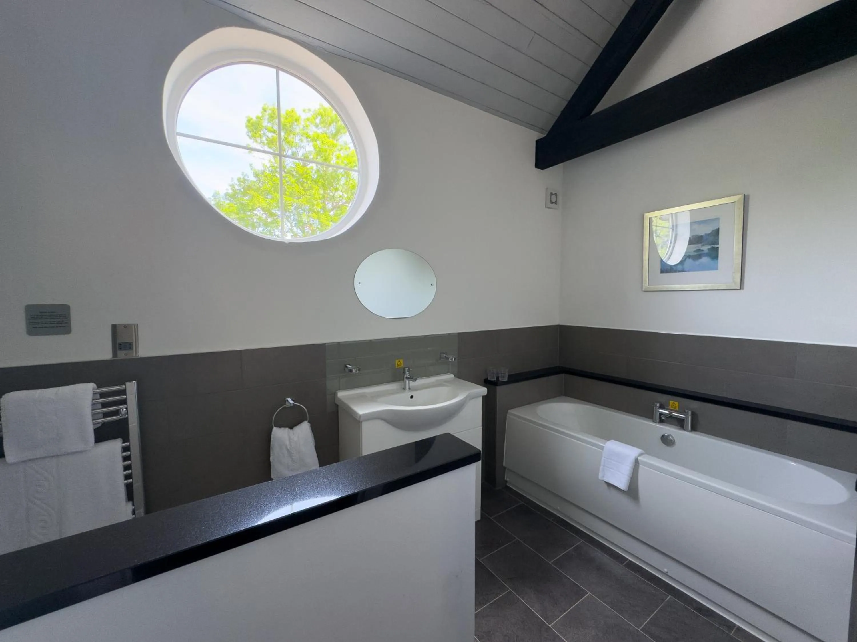 Bathroom in The Mount Country Manor Hotel & Golf Wolverhampton