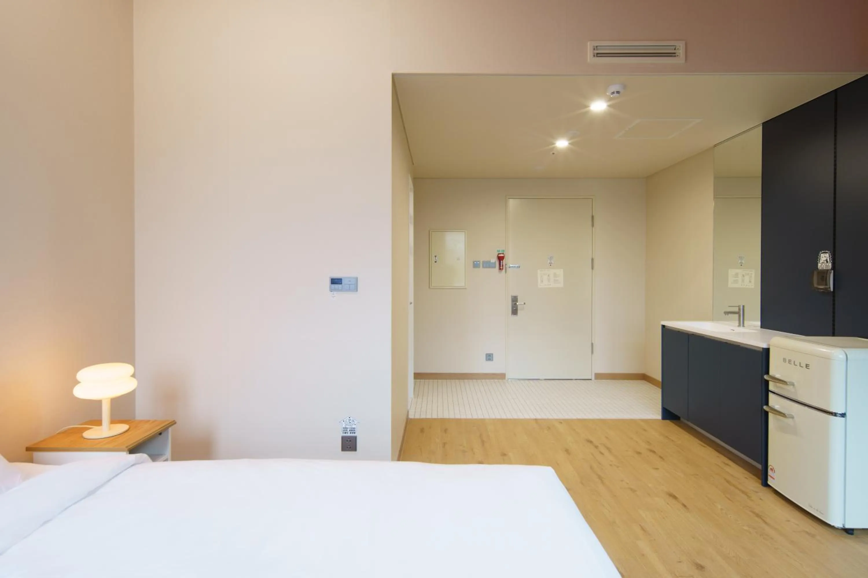 Photo of the whole room, Bed in Local Stitch Creator Town Seogyo