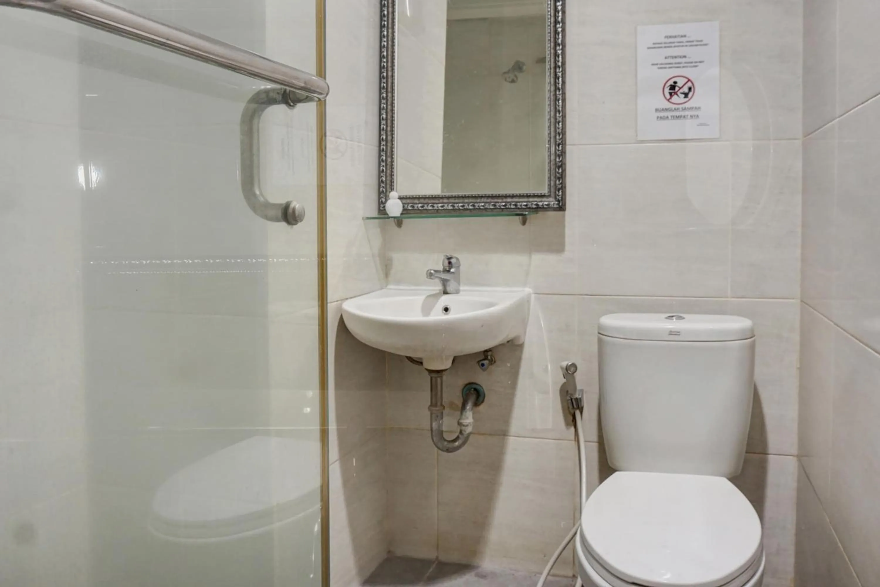 Bathroom in Hotel O Townhouse Oak Grand Orienchi