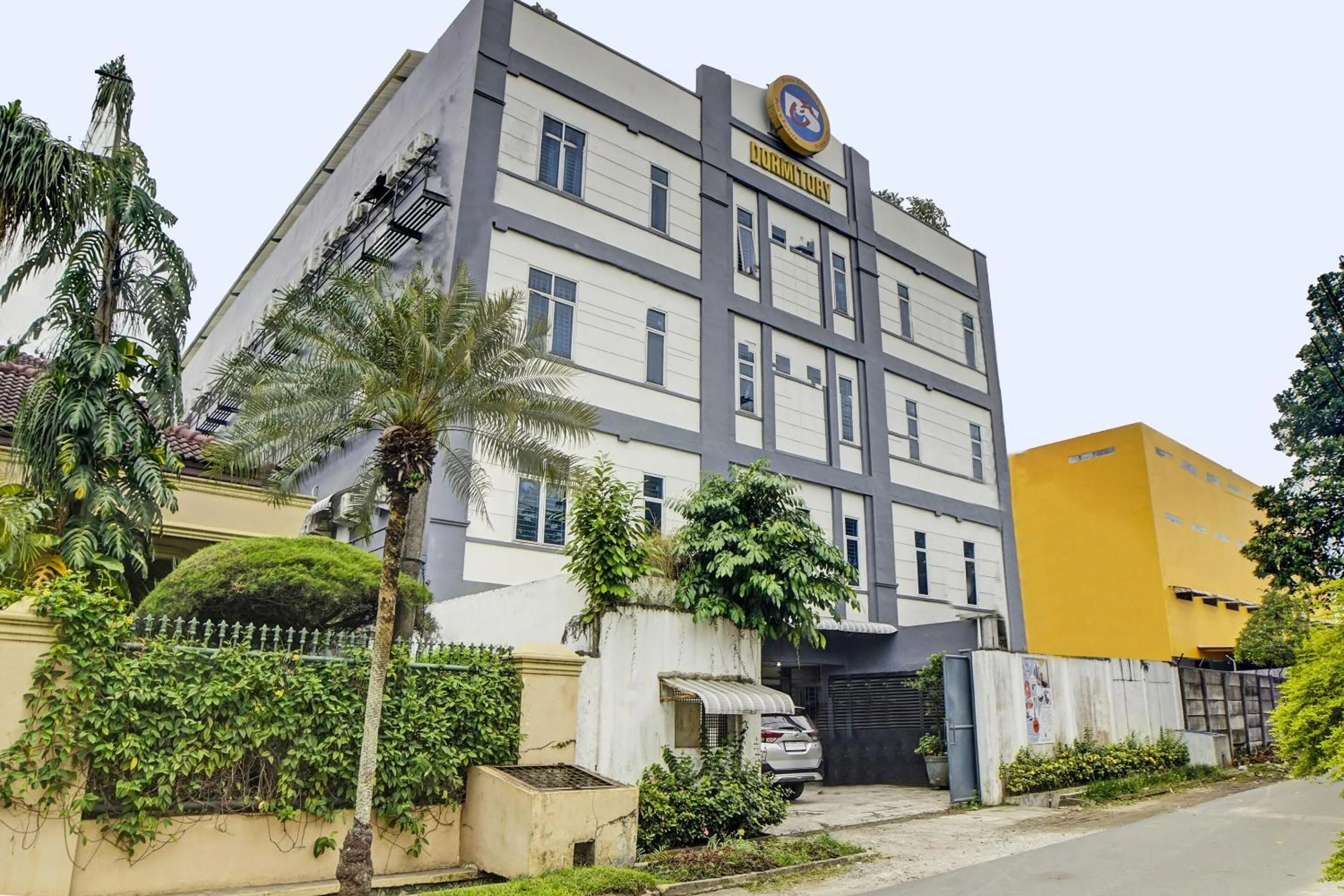 Facade/entrance in Hotel O Finest House Near Amplas Bus Terminal