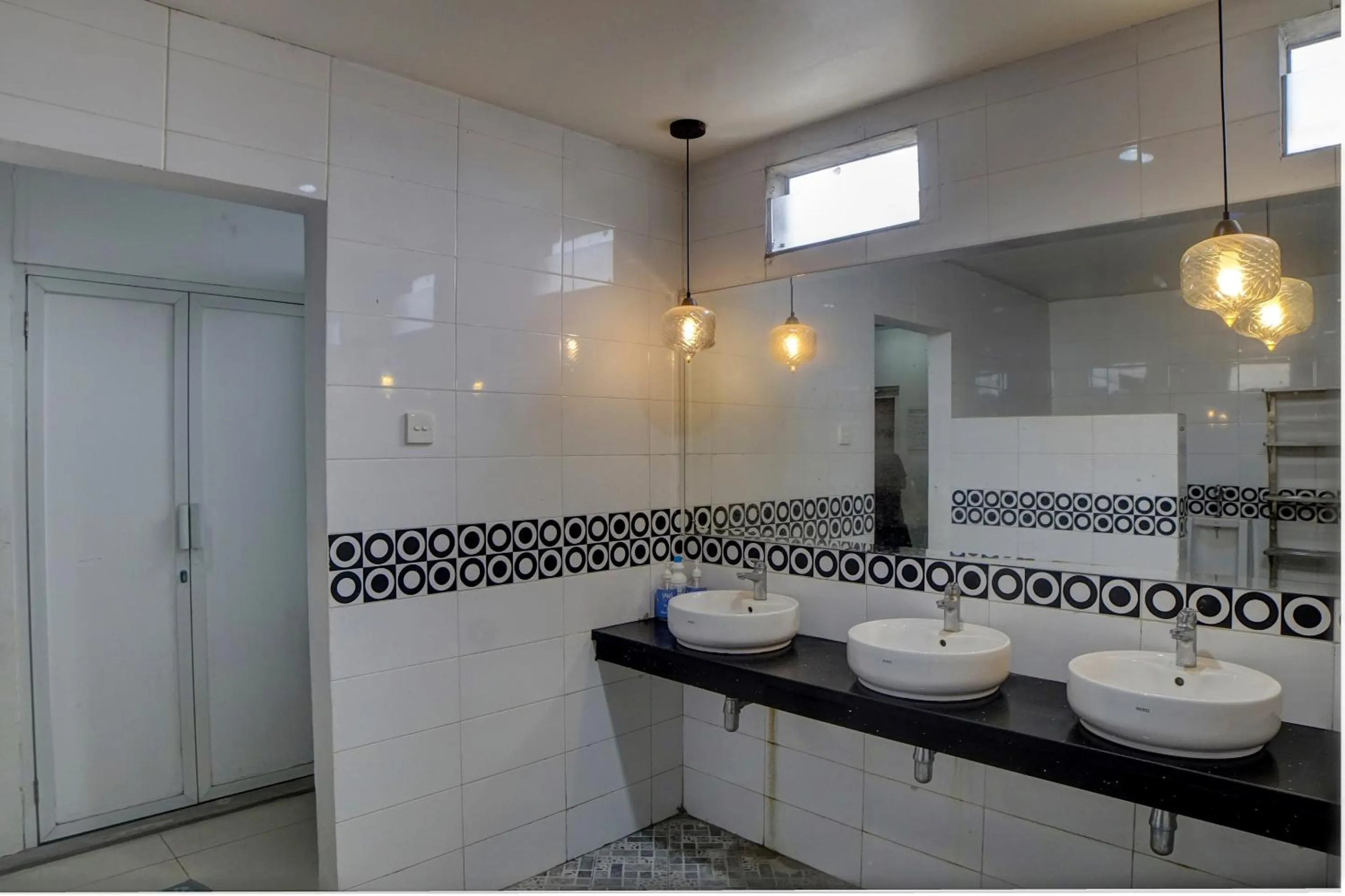 Bathroom in Hotel O Finest House Near Amplas Bus Terminal