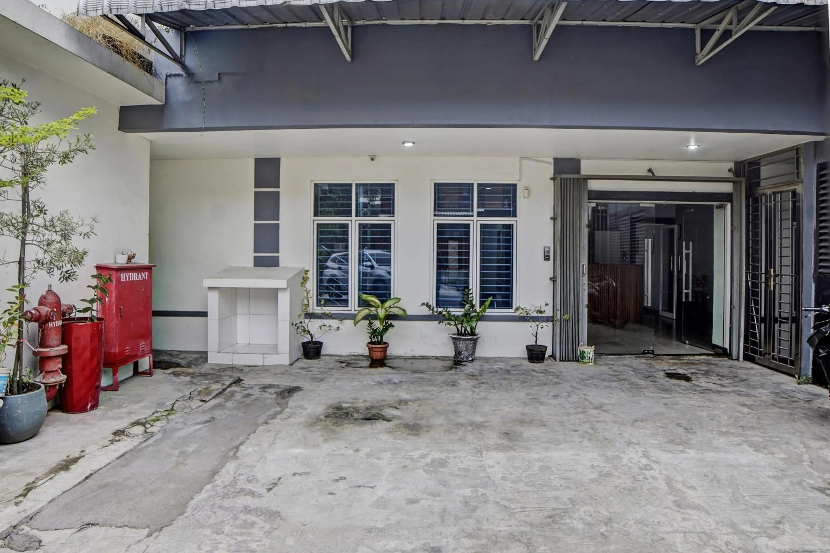 Facade/entrance in Hotel O Finest House Near Amplas Bus Terminal