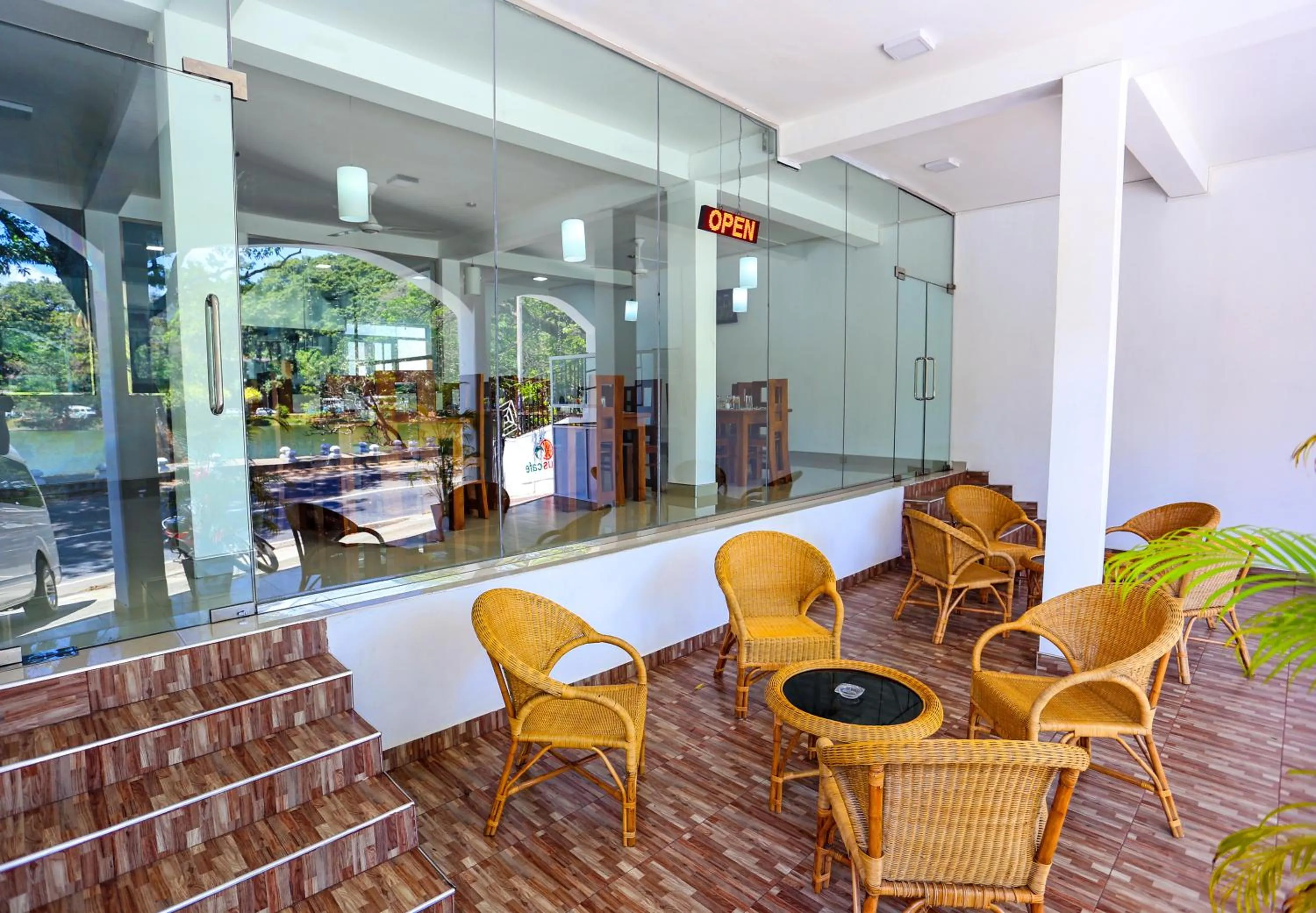 Citrus Cafe & Restaurant