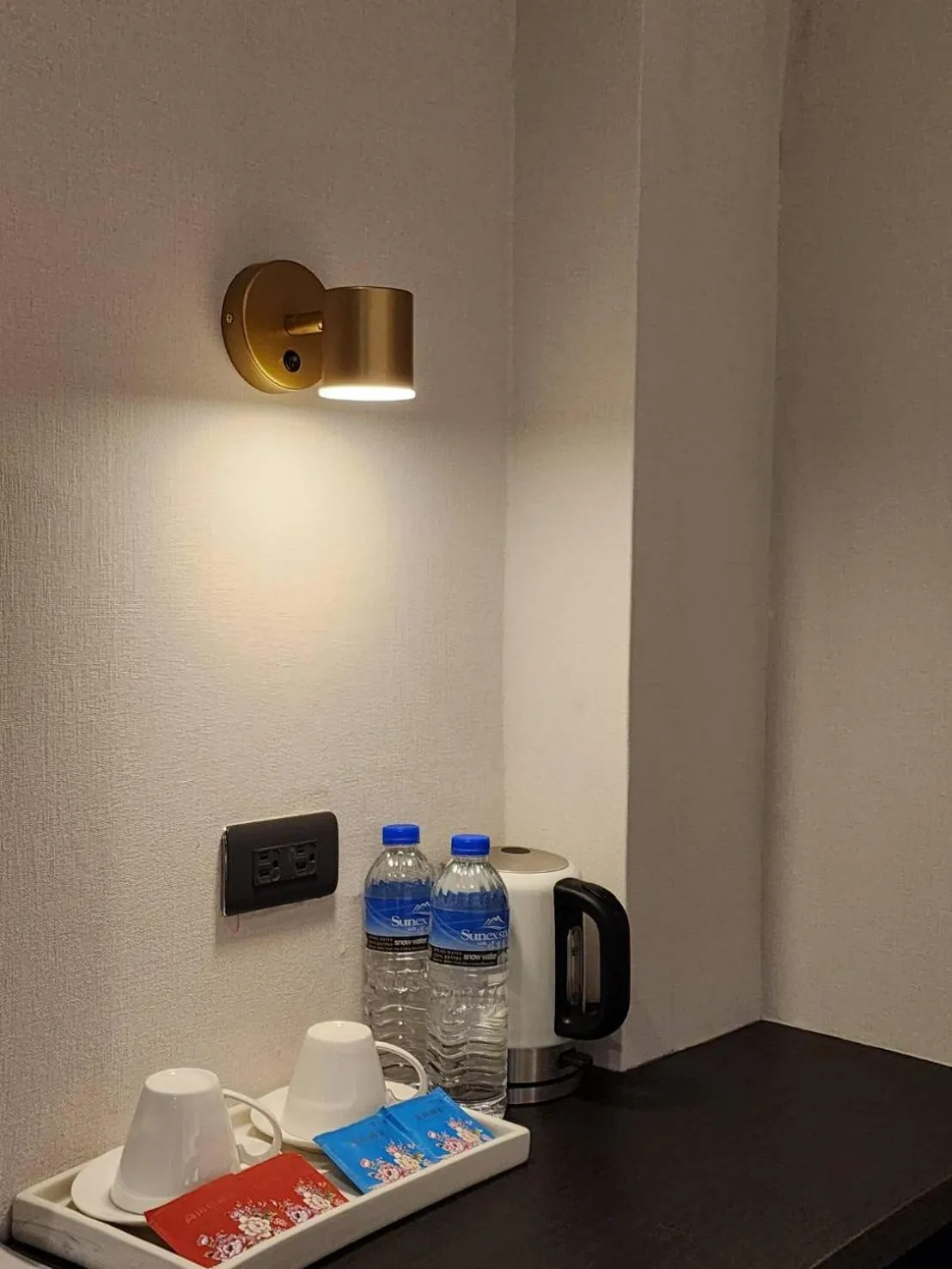 Coffee/tea facilities in Fun Stay Inn Ximen